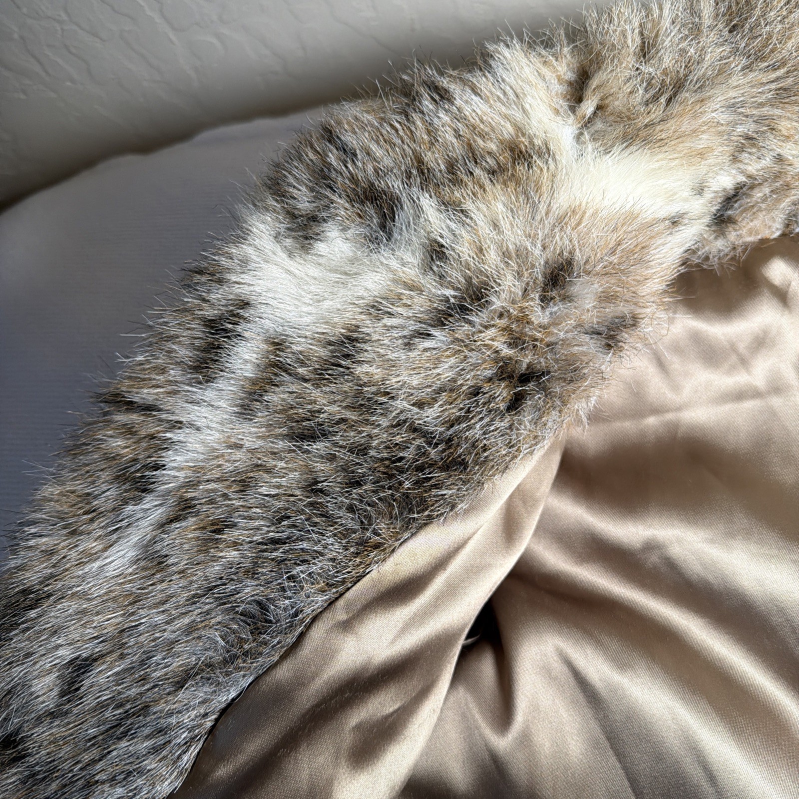 Vintage Foxrun Fur Coat Fox Faux? Needs Some Work Large