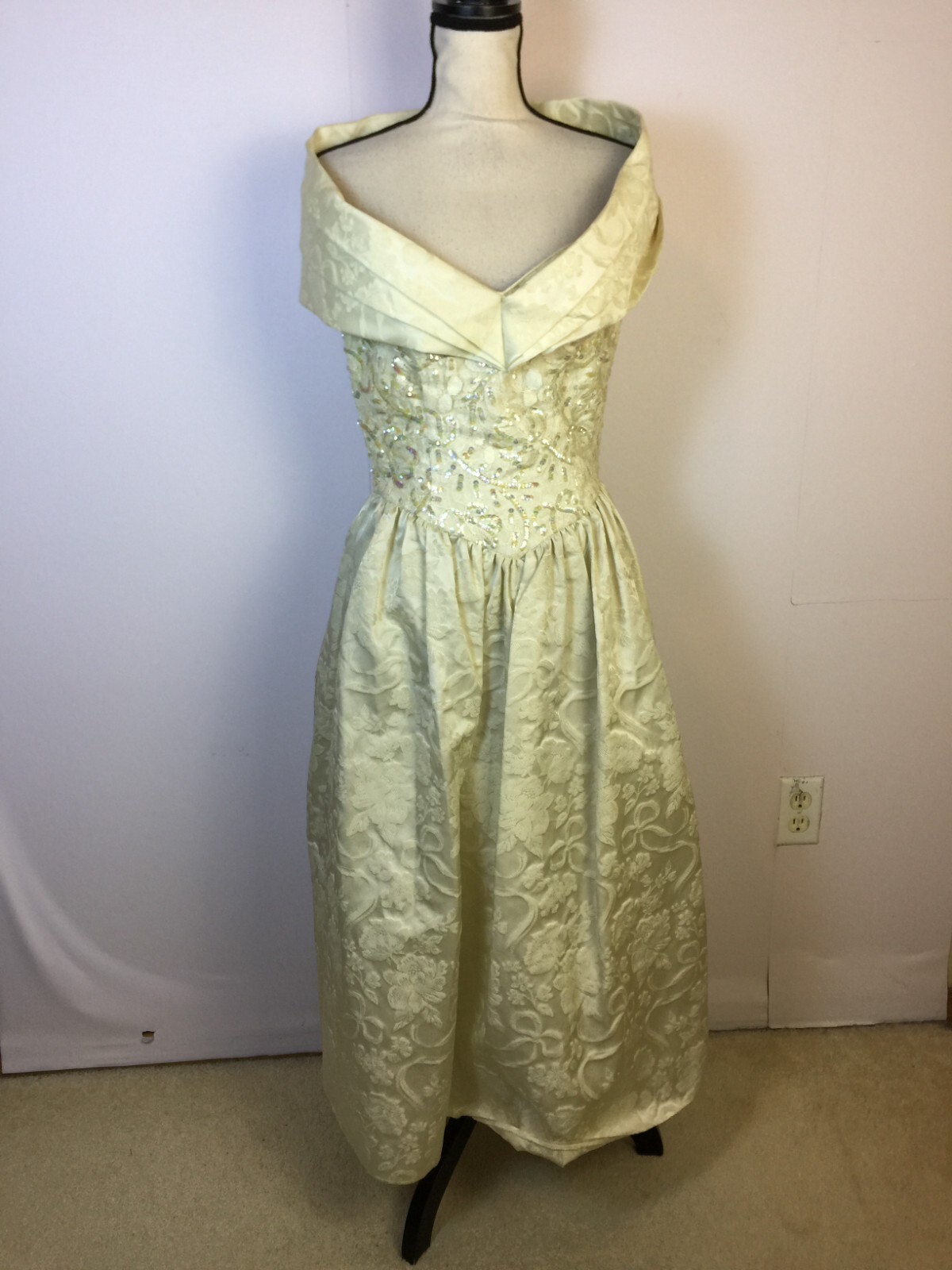 Vtg Jessica McClintock Size 8 Womans Wedding Formal Dress Beige Off the Shoulder