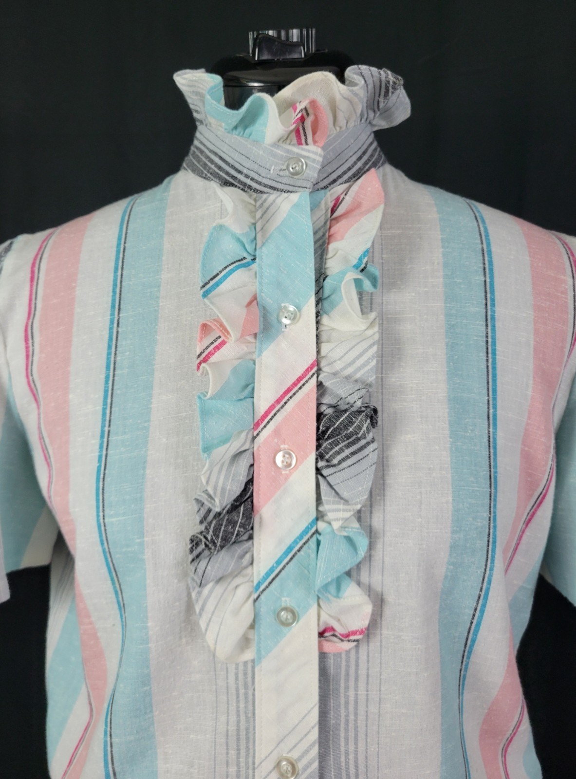 Vtg Lucky Winner White/Blue/Pink/Grey Striped S/S Top w Ruffled Collar Size M?