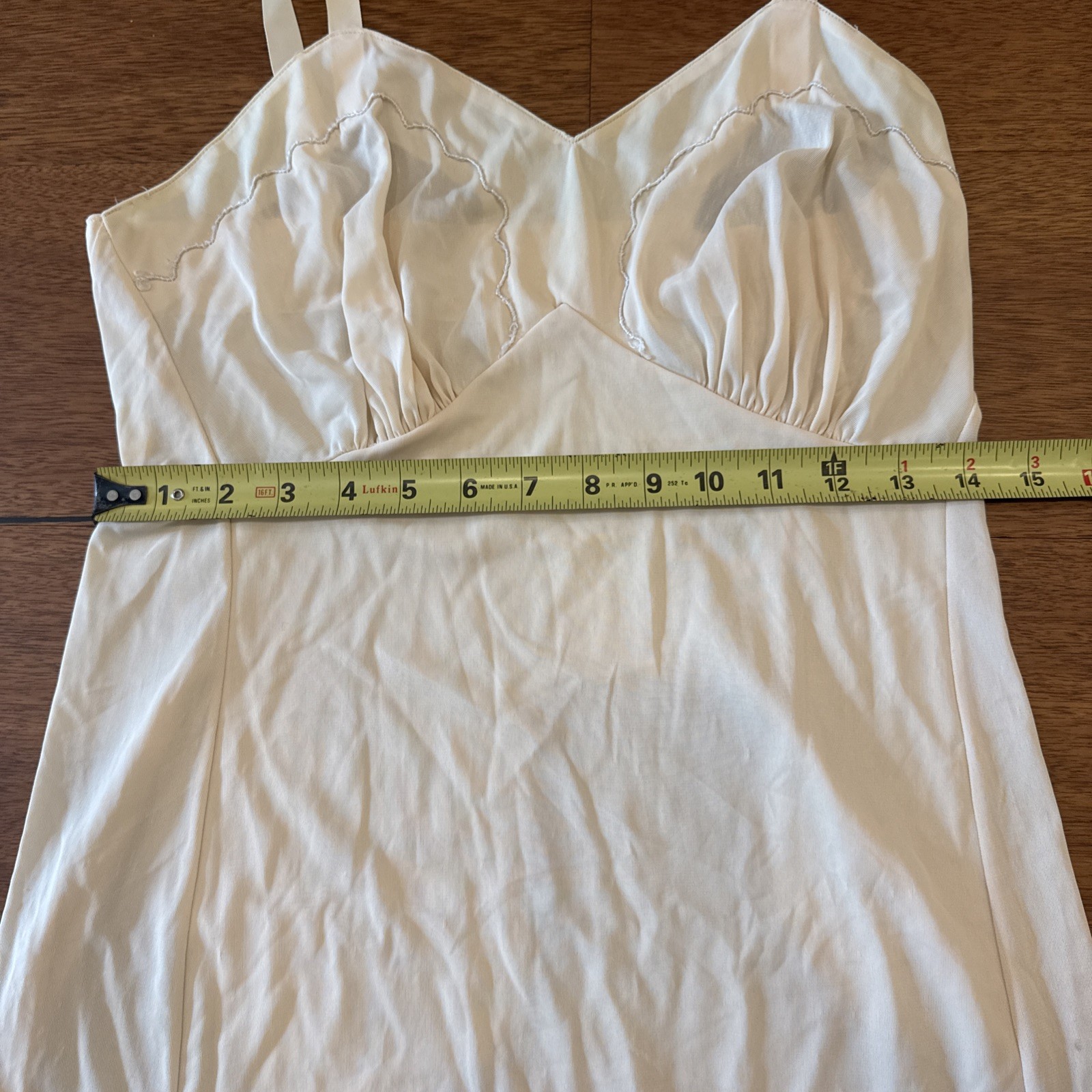 Vintage Women’s Full Slip Size 36 M Medium Nylon 39″ long off white