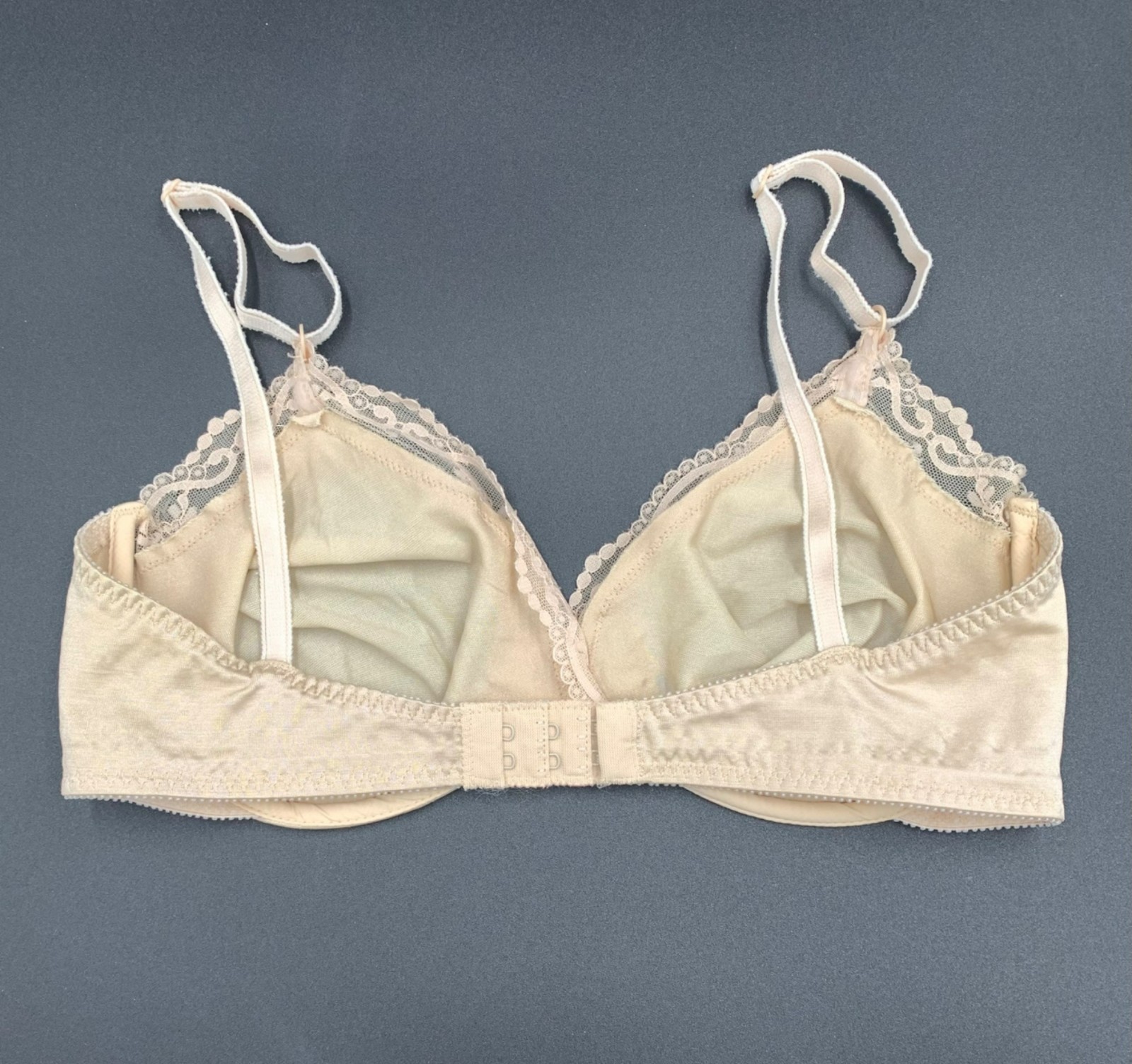 VTG Warners Body Icing 34D Style 1063 Lace Underwire Bra Beige