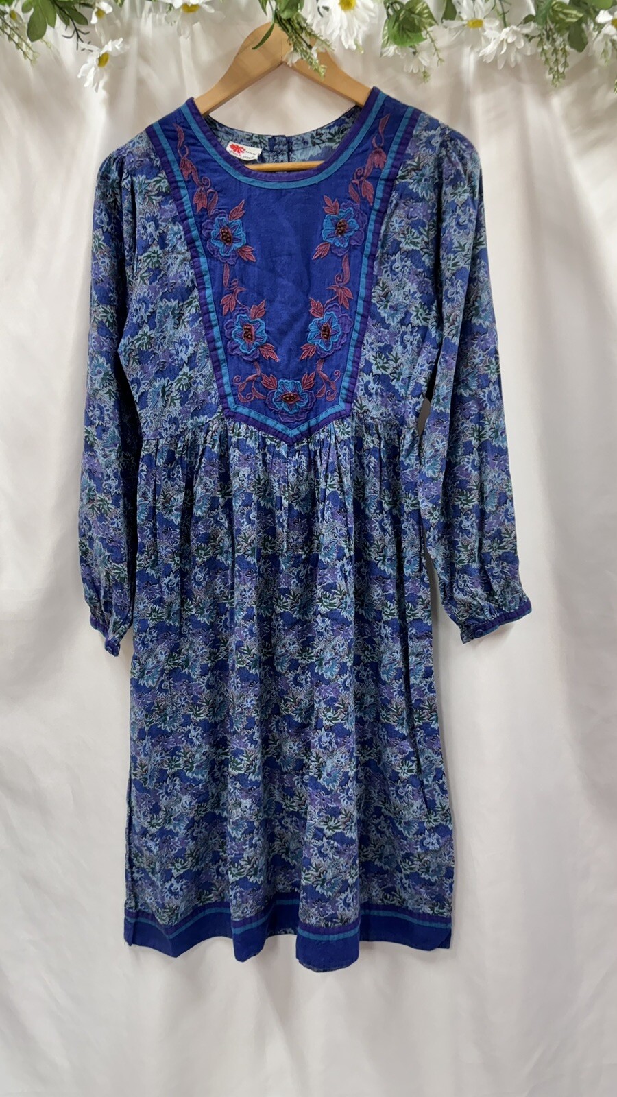 Rare Vintage phool Indian Cotton Dress Beaded Embroidery