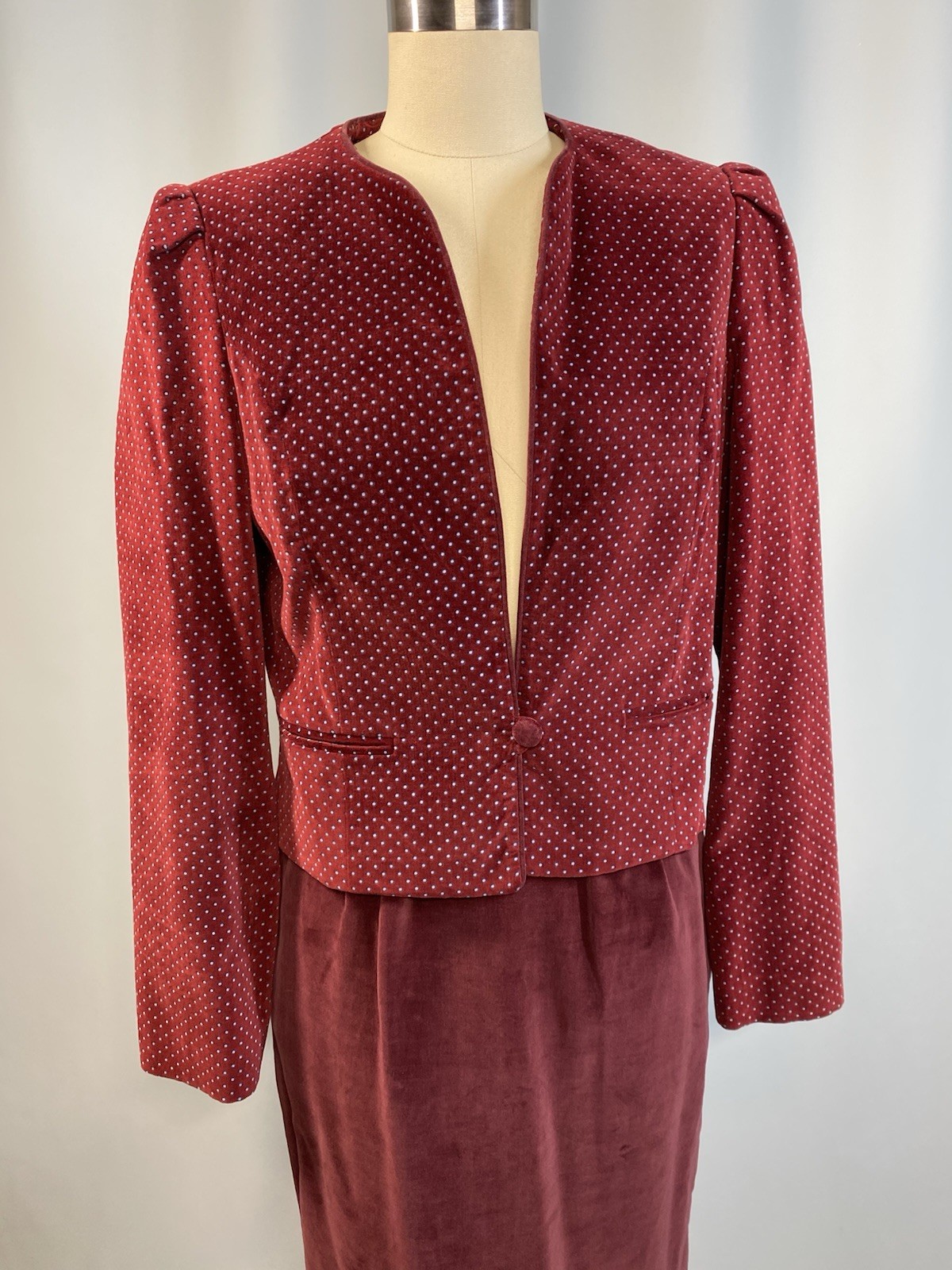 Vintage Skirt Suit Women’s SIZE EXTRA SMAL XS 5 red velvet 70s 80s VINO DE CASA