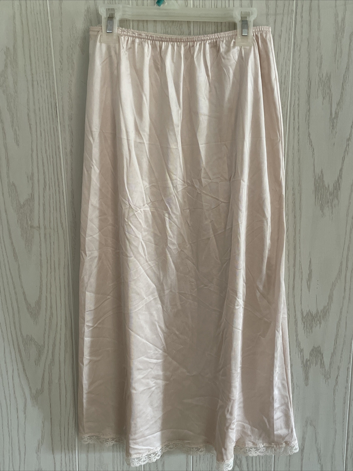 Warners Perfect Measure Champagne/Beige Half Slip Long 31”Size M Vintage Nylon