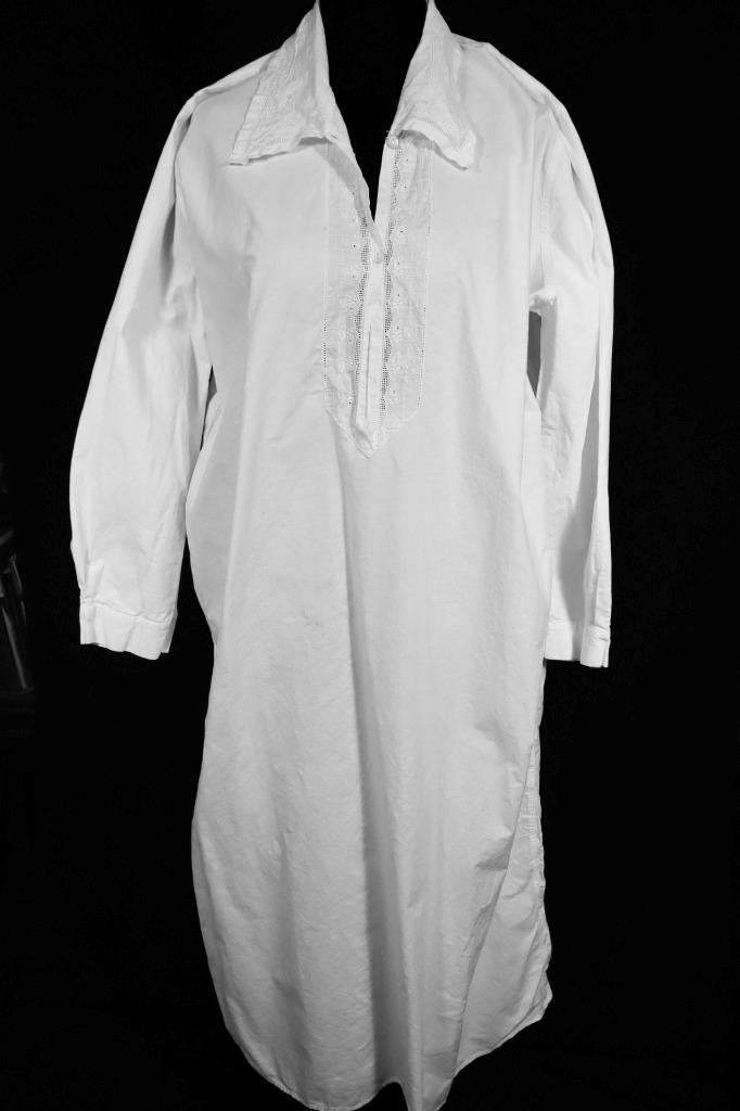 Plus Size French Antique Edwardian White Cotton Night Gown Embroidered Collar