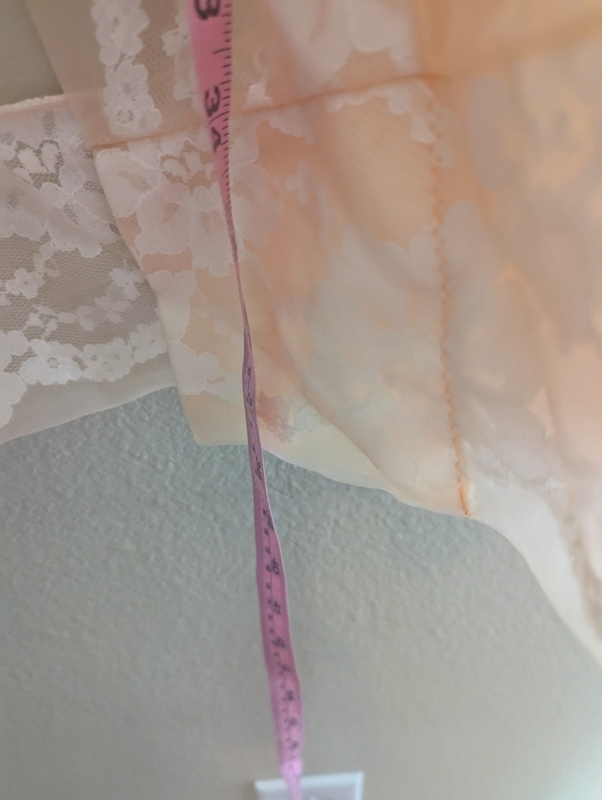 Vintage 1950s / 1960s Peachy Orange Pastel Pegnoir Robe Nightie