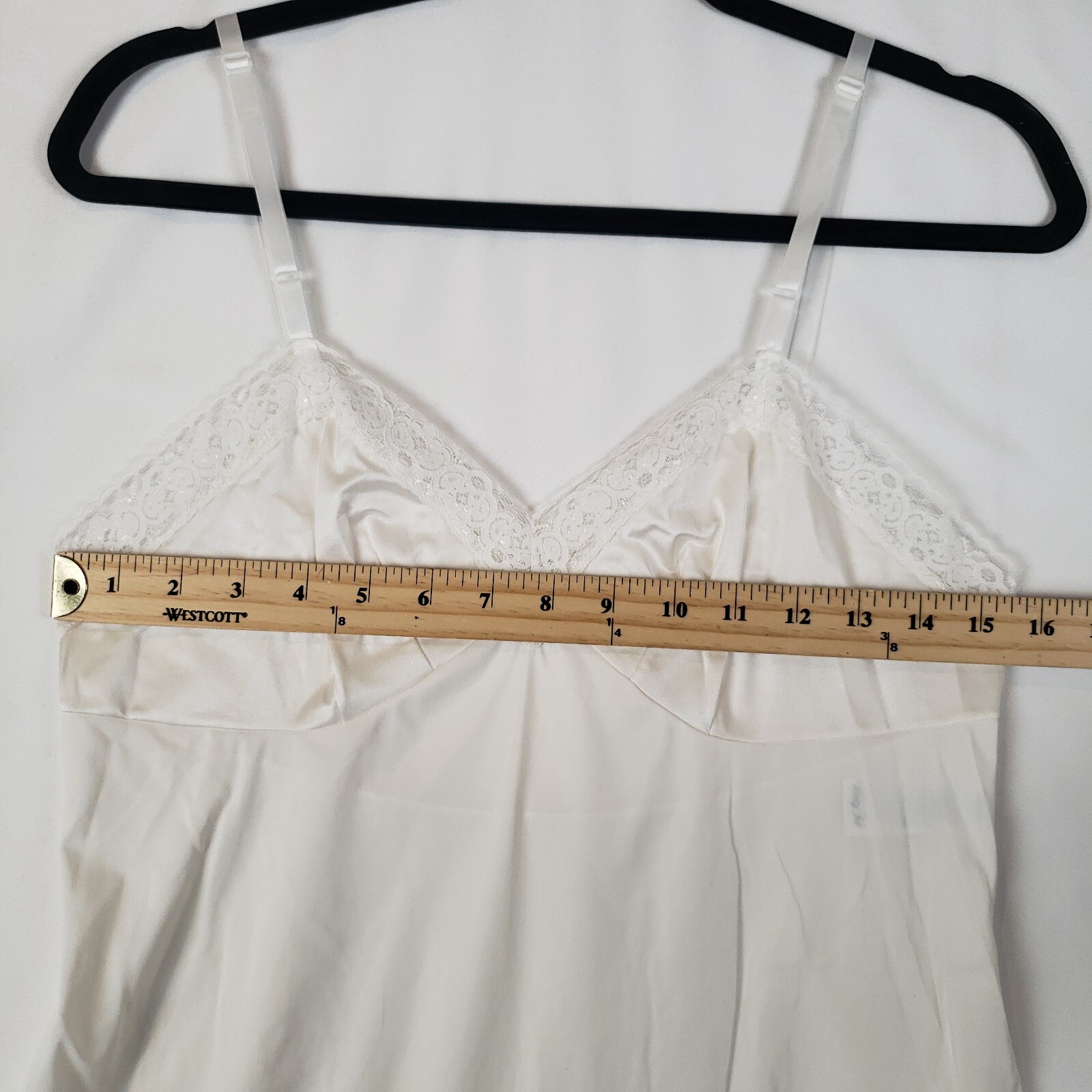 Vanity Fair Full Slip Dress 34 22″ Lace Shimmer Beige Nude 100% Nylon Medium