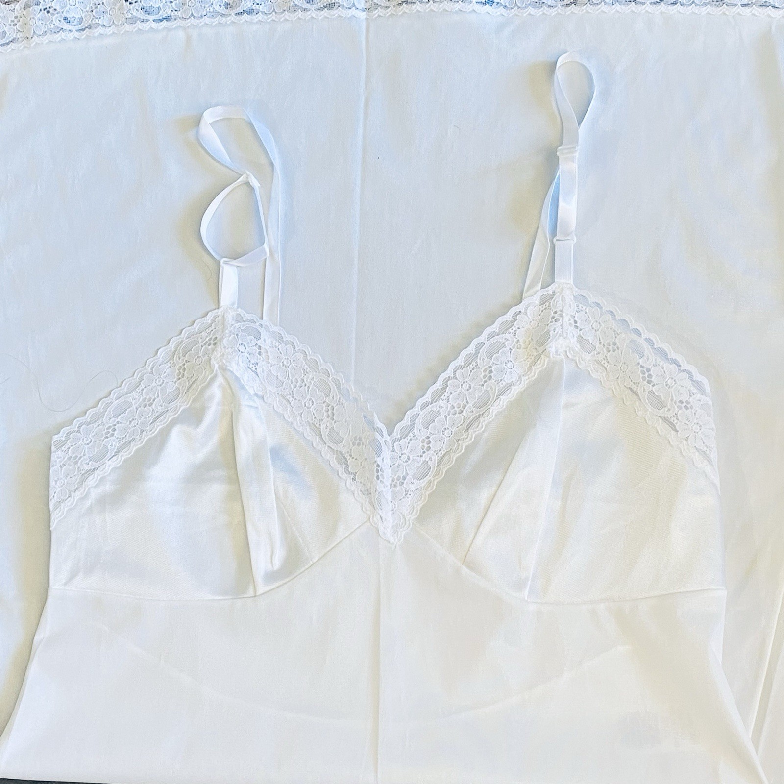 VTG Vanity Fair Sexy Nylon And Lace Nightgown/Slip Style 10-103 Size 34 18″/40