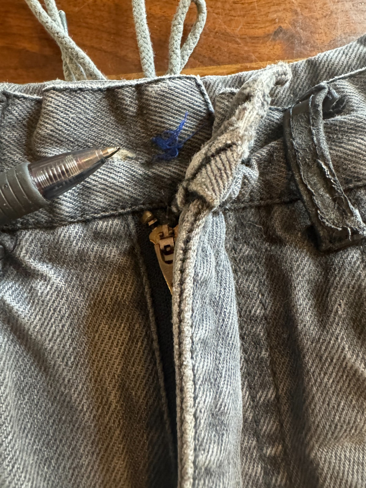 80s BON JOUR Black Zipper/Tapered Ankles Jeans Leather/Tie Back Waist 24×30 READ