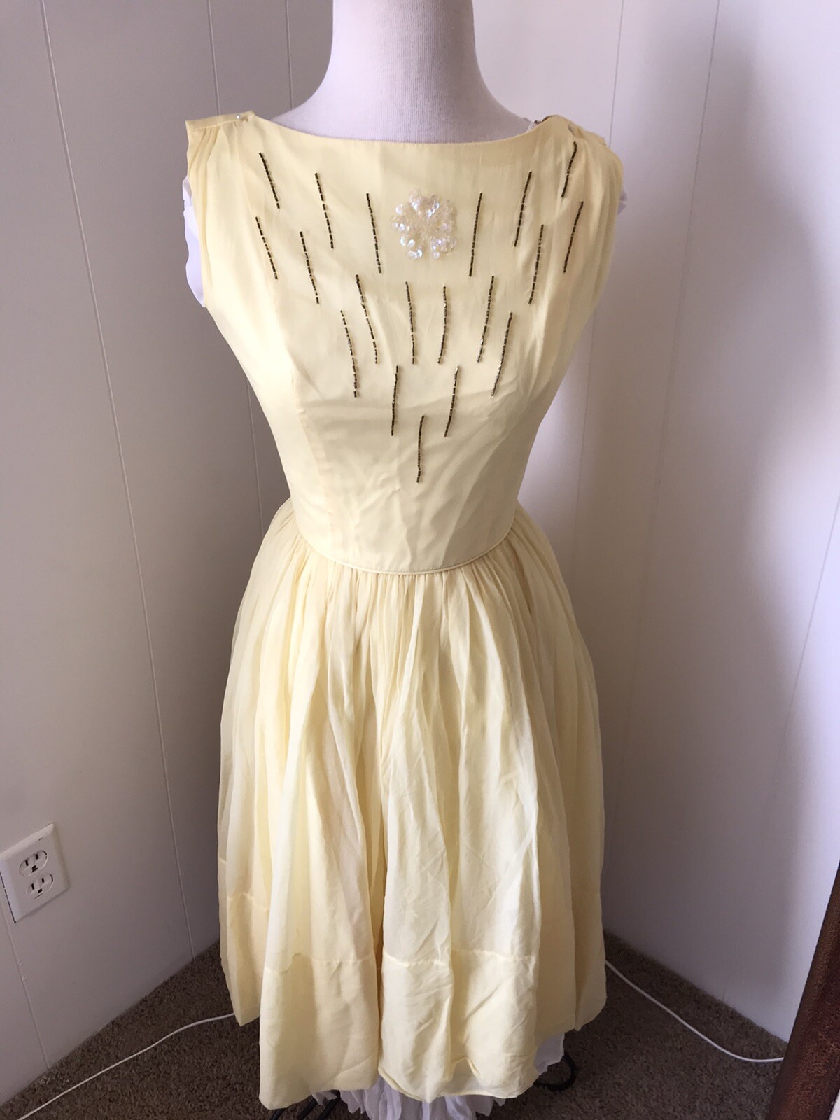 Vtg 50s Pastel Yellow Fit Flare Day Party Dress Chiffon Sleeveless Sequins Zip
