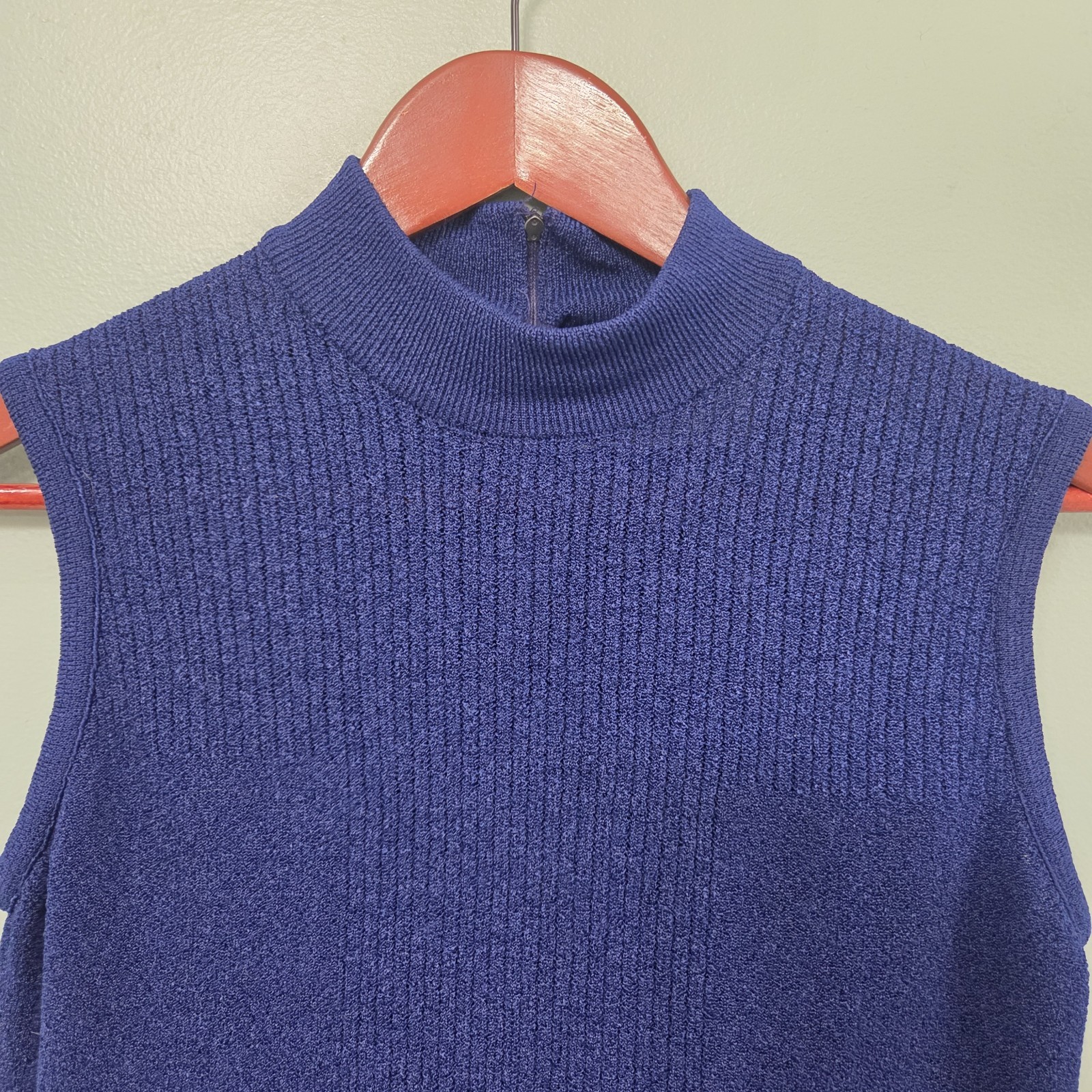 Vintage Talbott Traveler 70s Navy Blue Sleeveless Knit Top Womens Preppy Size 34