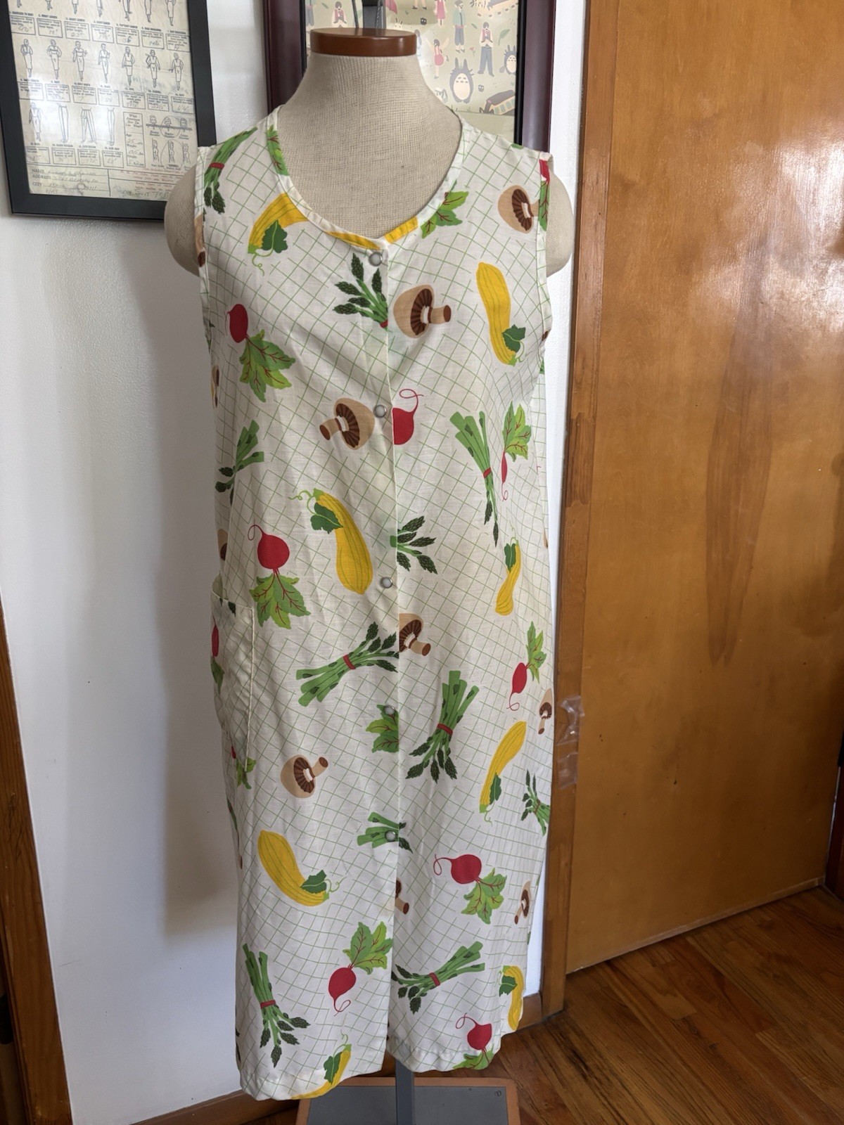 VINTAGE: “Vegetable Garden Grid” Smock Vest Dress SZ.S (WHITE/GREEN MULTI)