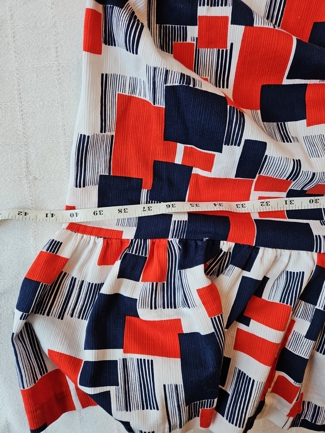 Women’s Vintage Handmade Skirt Large Vtg Red White Blue Pattern pleated Long