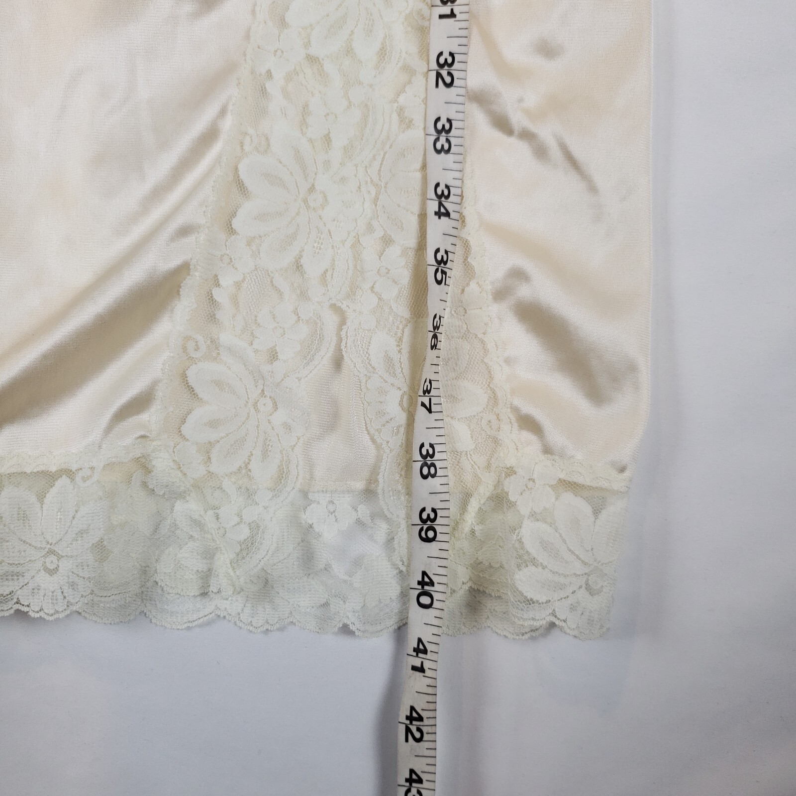 Vintage Kayser Nylon Full Slip Womens 32 Tall Small Lace Trim Thigh Slit Beige