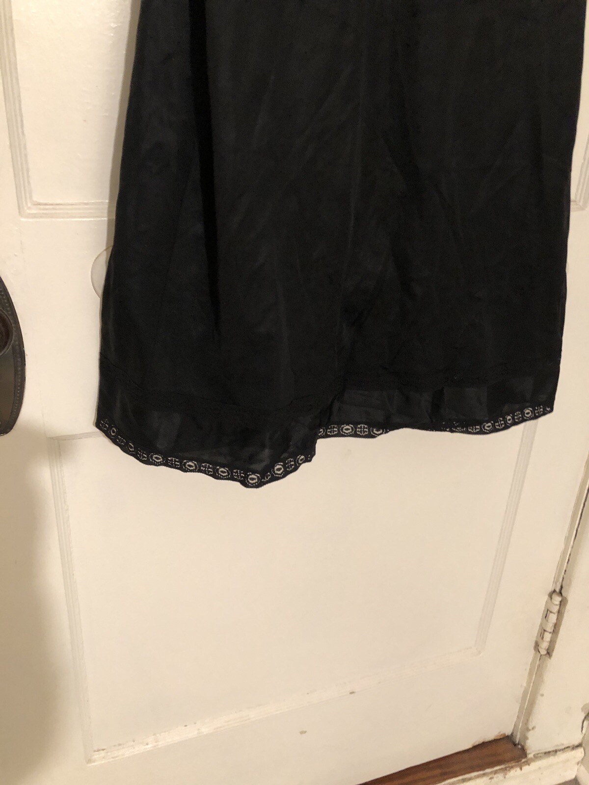 Vintage SEARS The Doesn’t Slip Nylon Black Full Slip Size 34 Average SHIPS FREE
