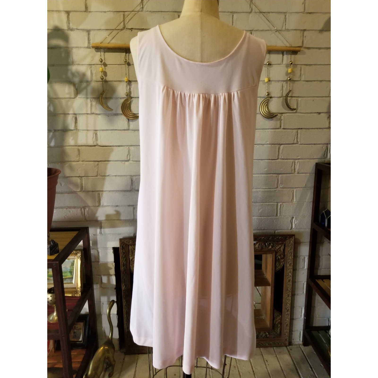 Vintage 70s Lorraine Pink Nylon Lace Yoke Nightgown Babydoll Chemise M