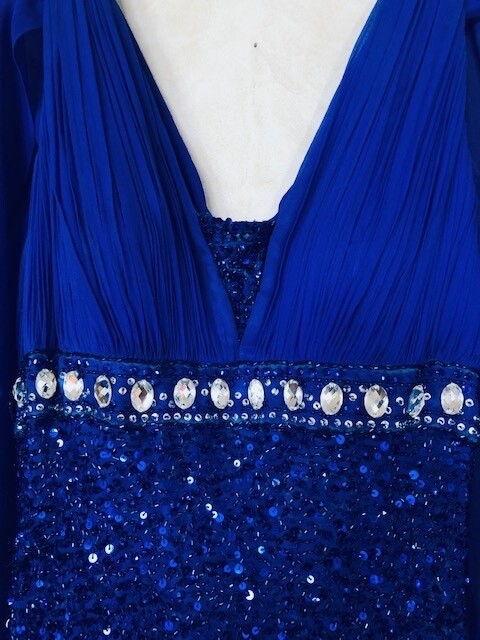 Vintage Sherri Hill Sequined Royal Blue Dress size 8P 100% silk / Match Clutch