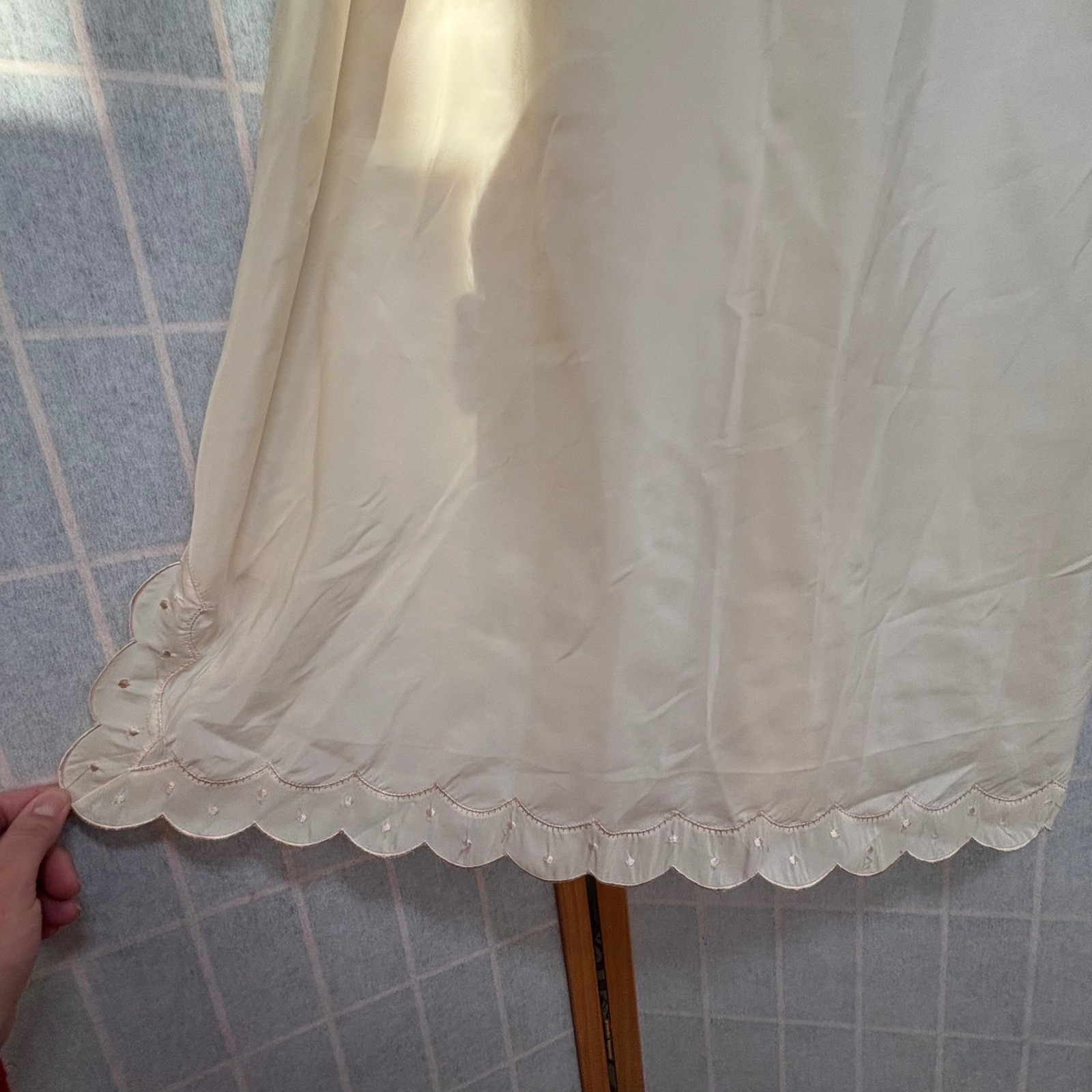 Vintage Barbizon Candie Tafredda Full Slip Ivory Scalloped Embroidered Size 40