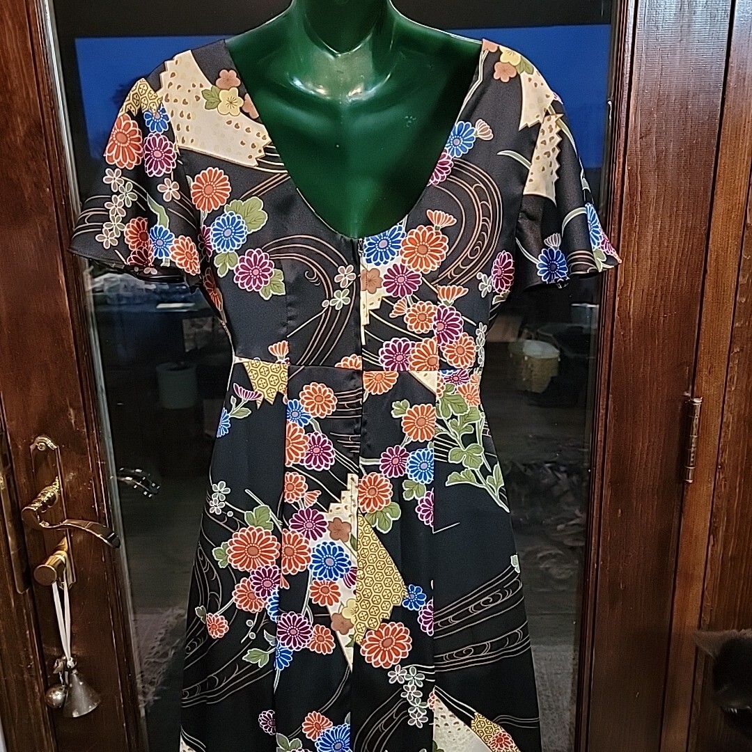 Nani Hawaii 10 Vintage maxi dress low plunge back Chris cross front black floral