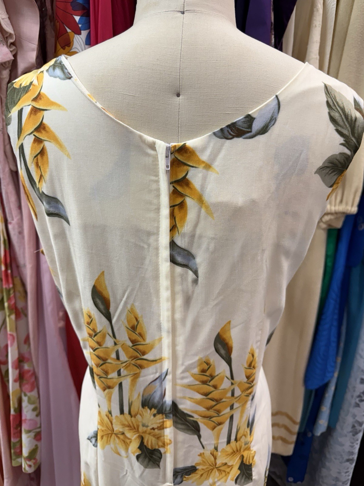 Vintage Hawaiian Dress🌺1970s Maxi Flower Print Plus Size 46 Bust 41 Waist L/XL