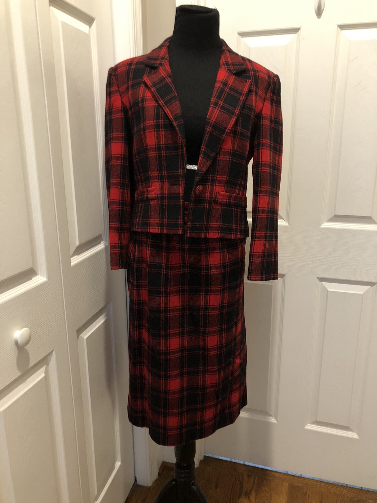 VINTAGE PENDLETON SKIRT SUIT 100% WOOL RED BLACK PLAID SKIRT 6 JACKET 8