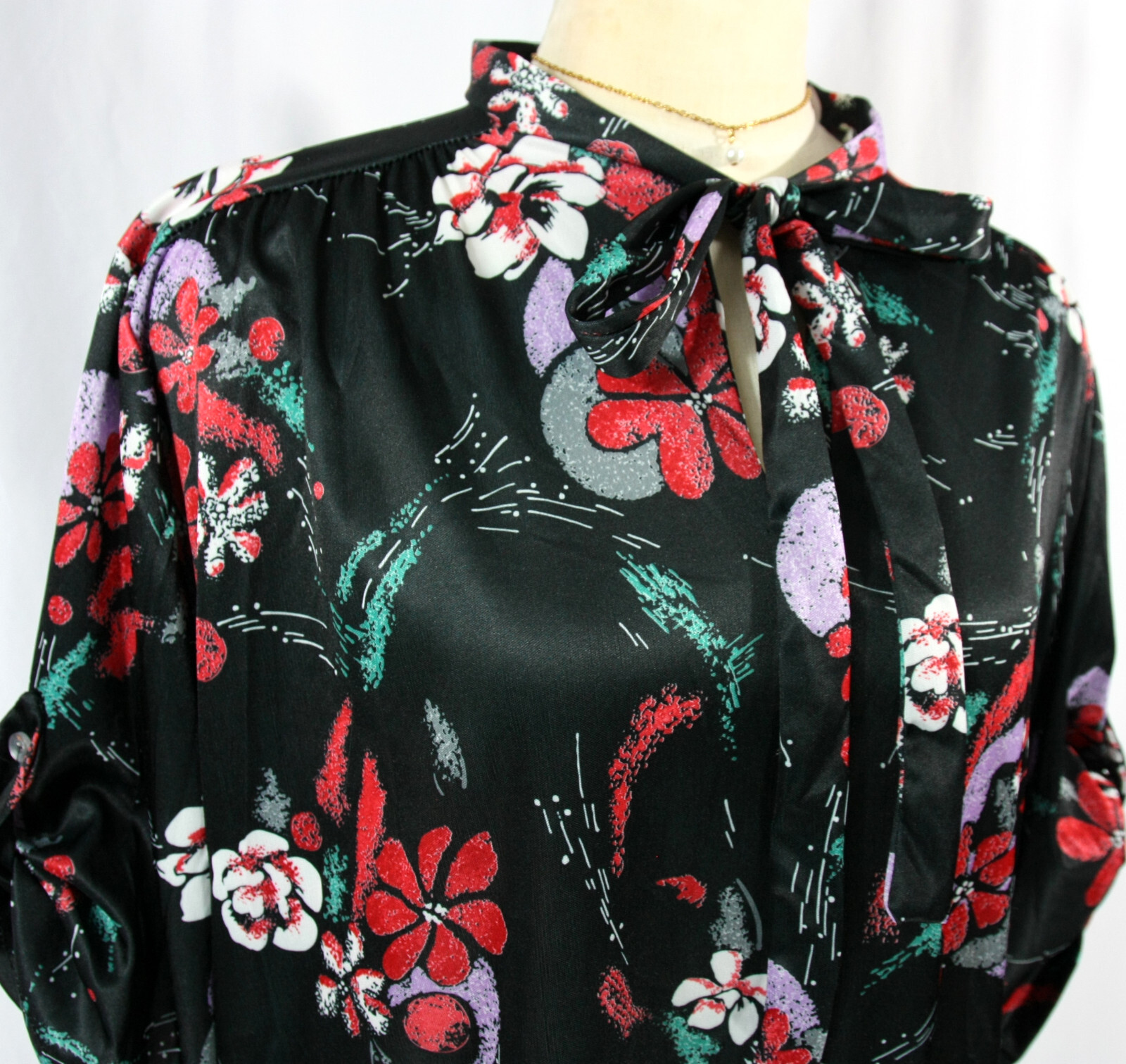 Vintage Red Black Floral Keyhole Bow Neck Tab Sleeve Tunic Top Boho 1970s M L