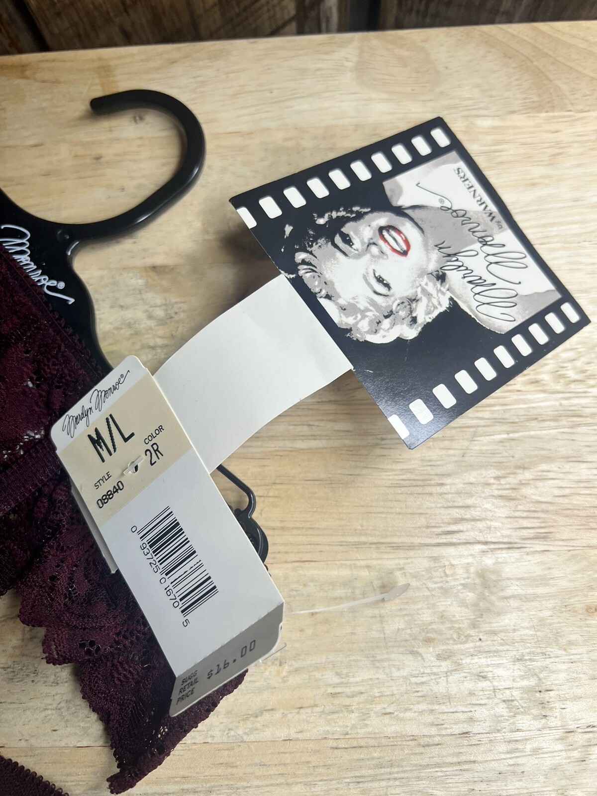 Vintage NWT Marilyn Monroe Garter Size M/L Style 08840 Maroon