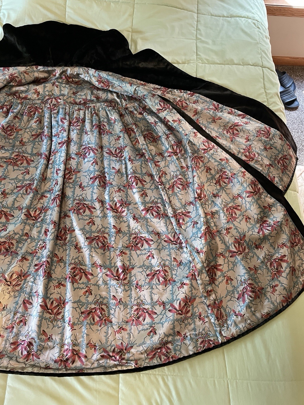 VTG 1930s Velvet Opera Cape Cloak Art Deco Floral Rayon Satin Lining &Belt Black