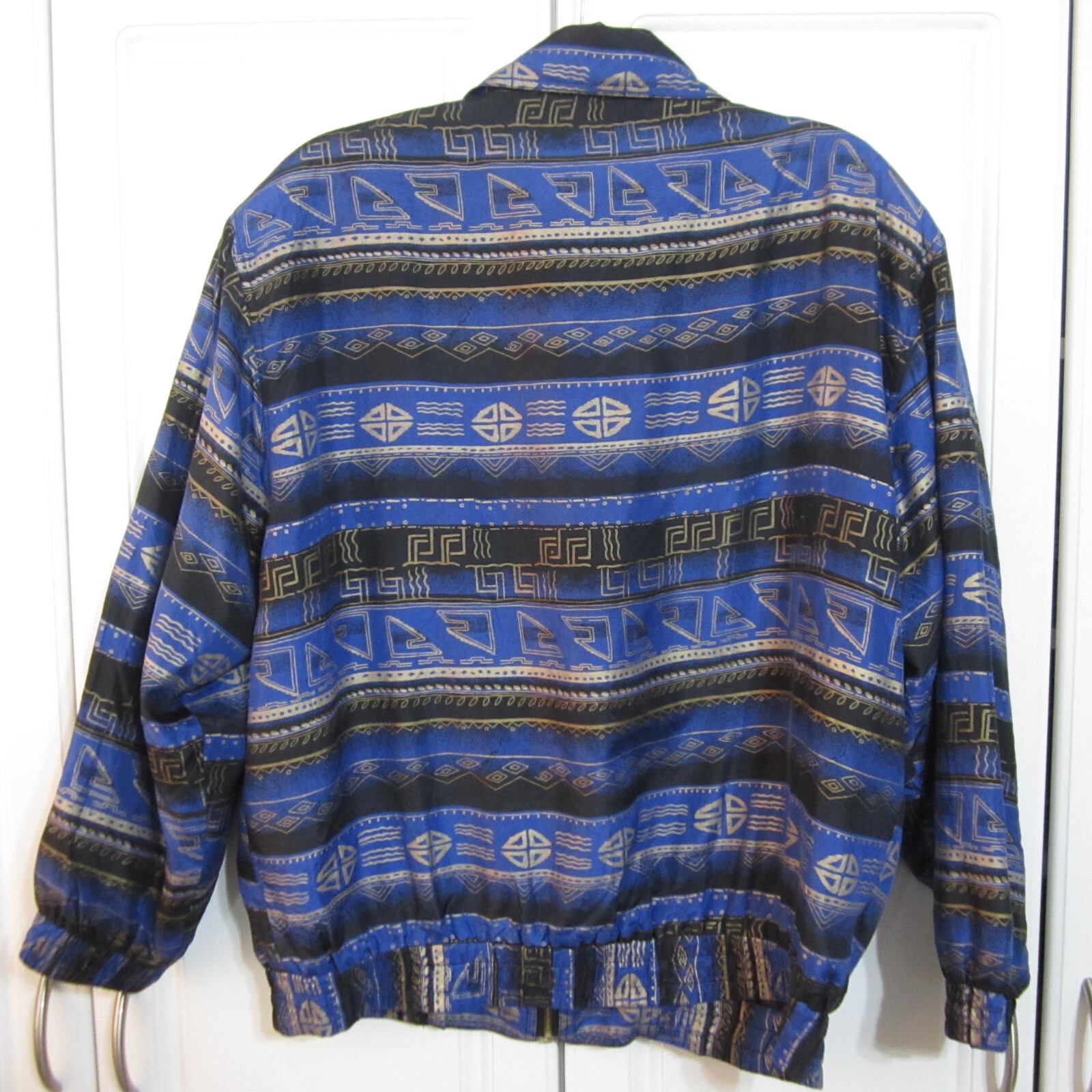 Fuda Int’l Size Large 100% Silk Bomber Jacket Blue/Black/Gold Geometric Print
