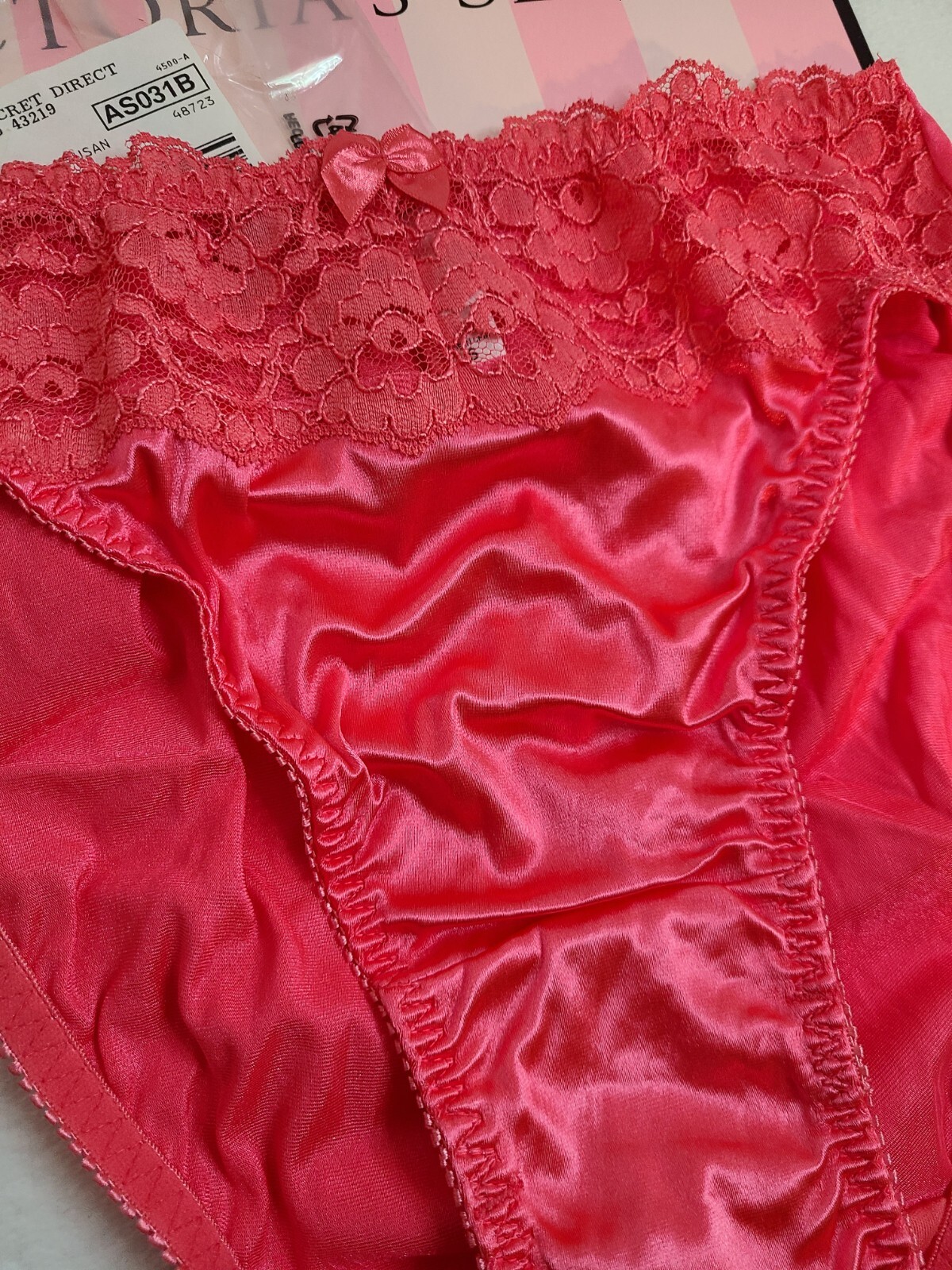 New VTG Victoria’s Secret Second Skin Miracle Lace Hi-cut Brief Panty Size Sm