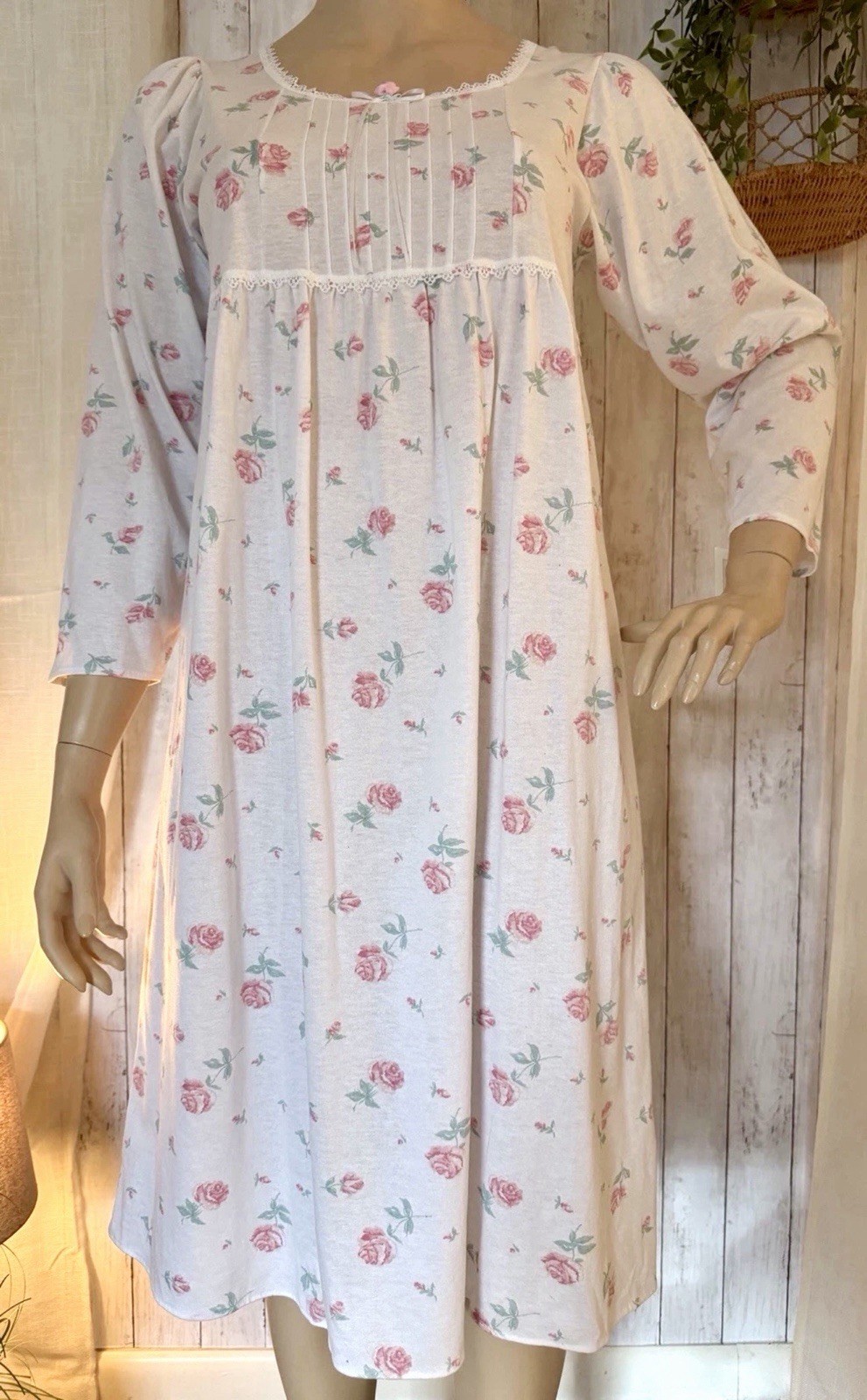 Vintage Sears Carriage Court Cottagecore Prairie Floral Nightgown Large NWT Spot