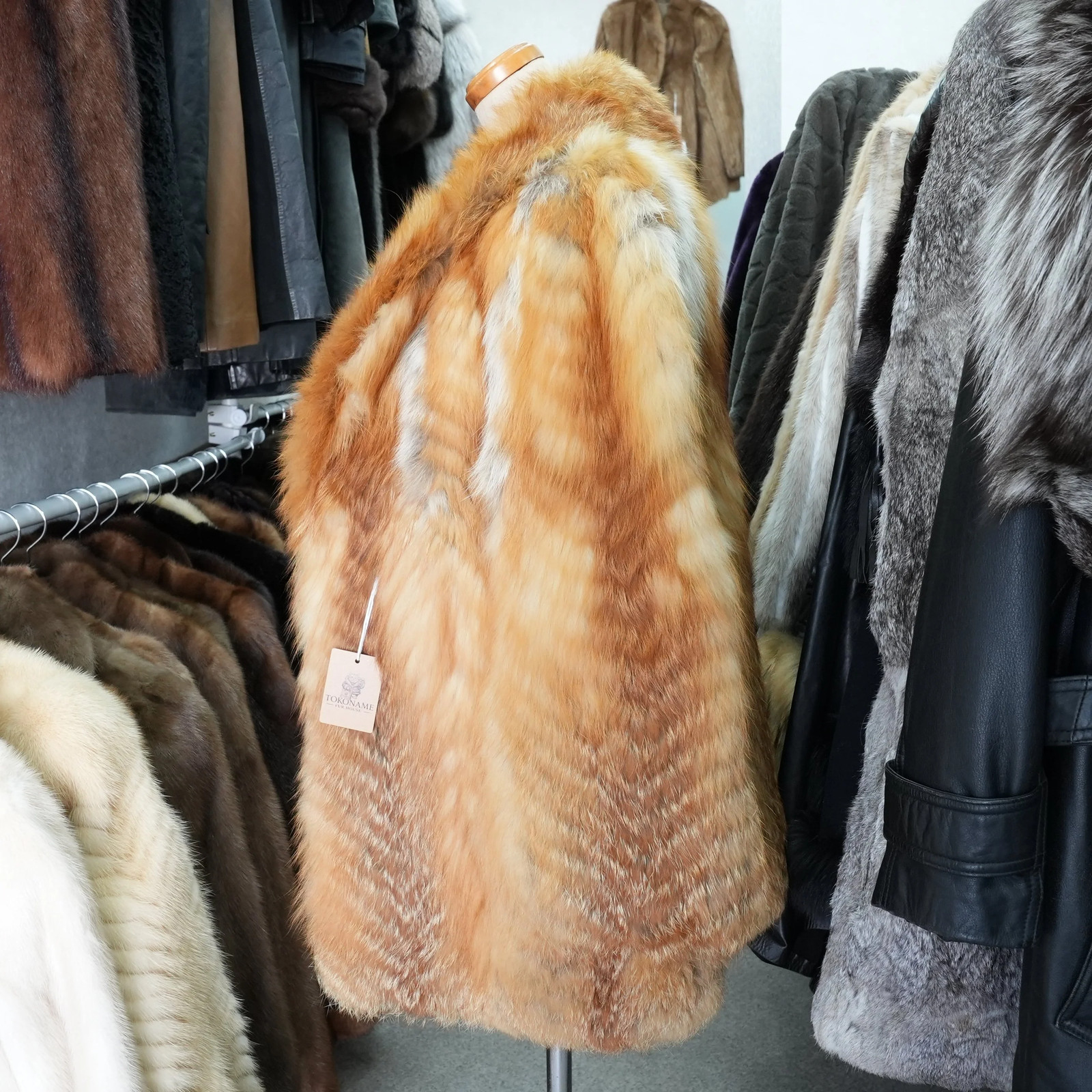 Red Fox Fur Coat EMBA – Genuine Vintage Fur From Japan