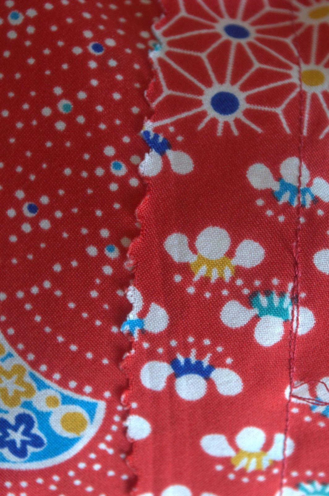 Free ship! Vintage 1960’s women’s red cap sleeve shirt Asian inspired polyester