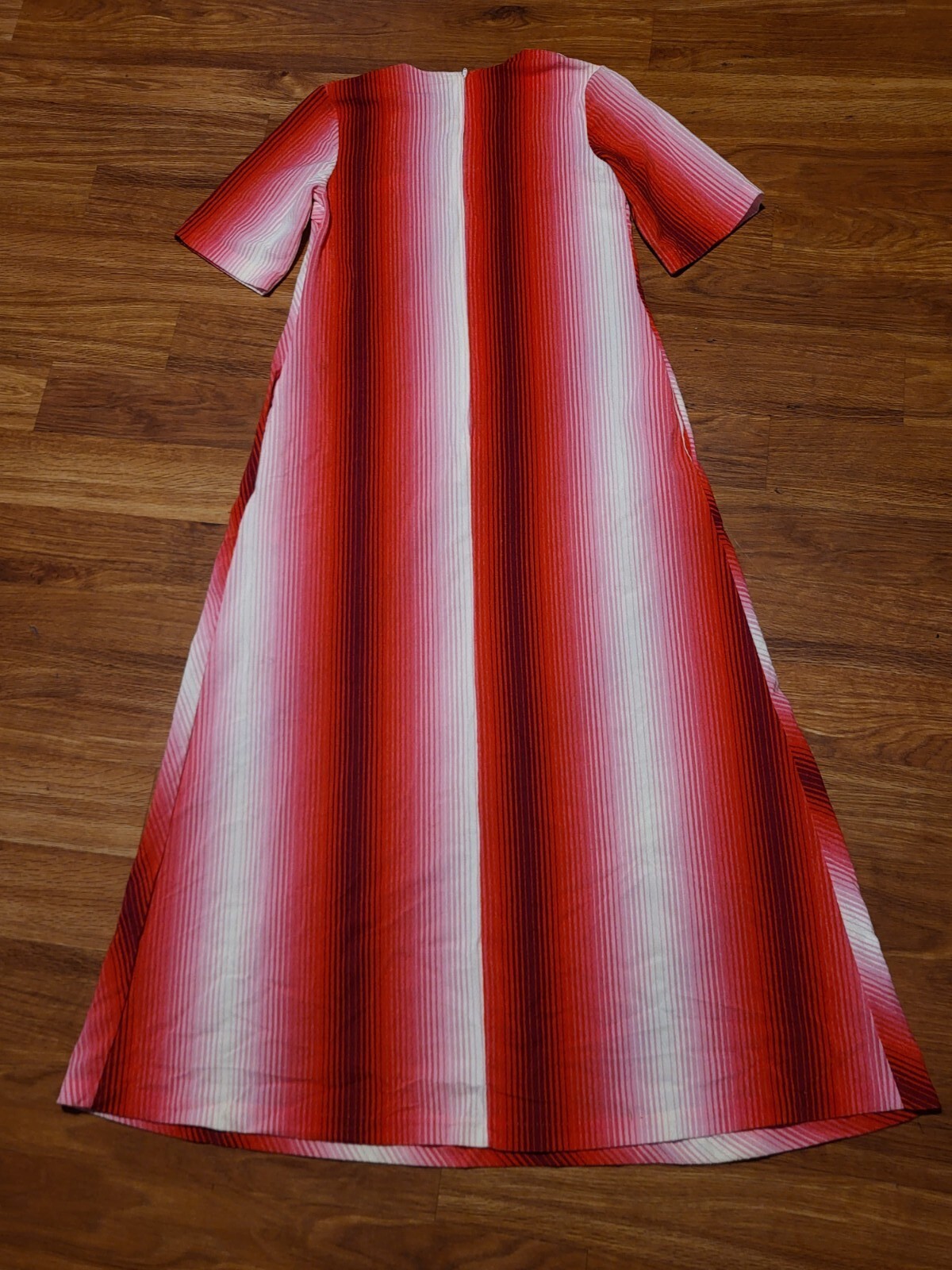 VTG Dutchess Individually Yours Made USA Long Colorful Reds Pinks Hippie Sze S