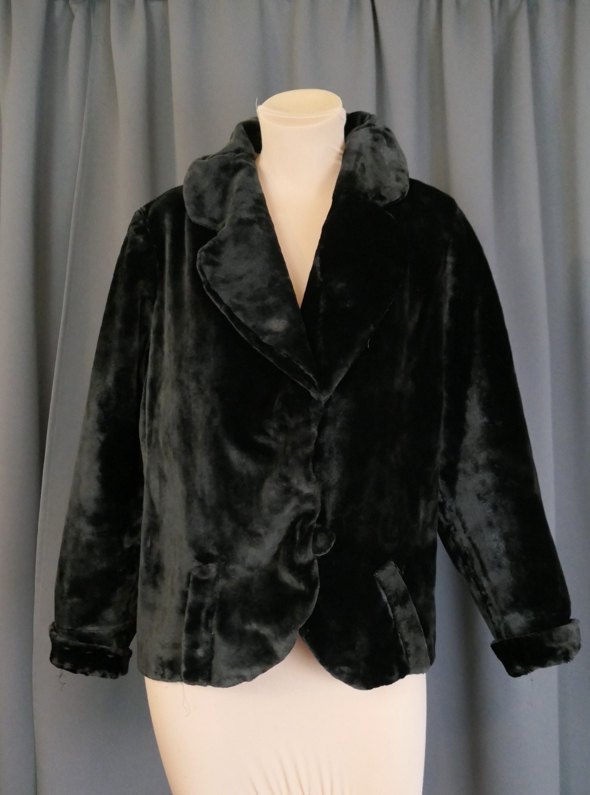 Antique Black Thick Velvet Coat 1800s 1900s, fits 38 inch bust Victorian Jacket