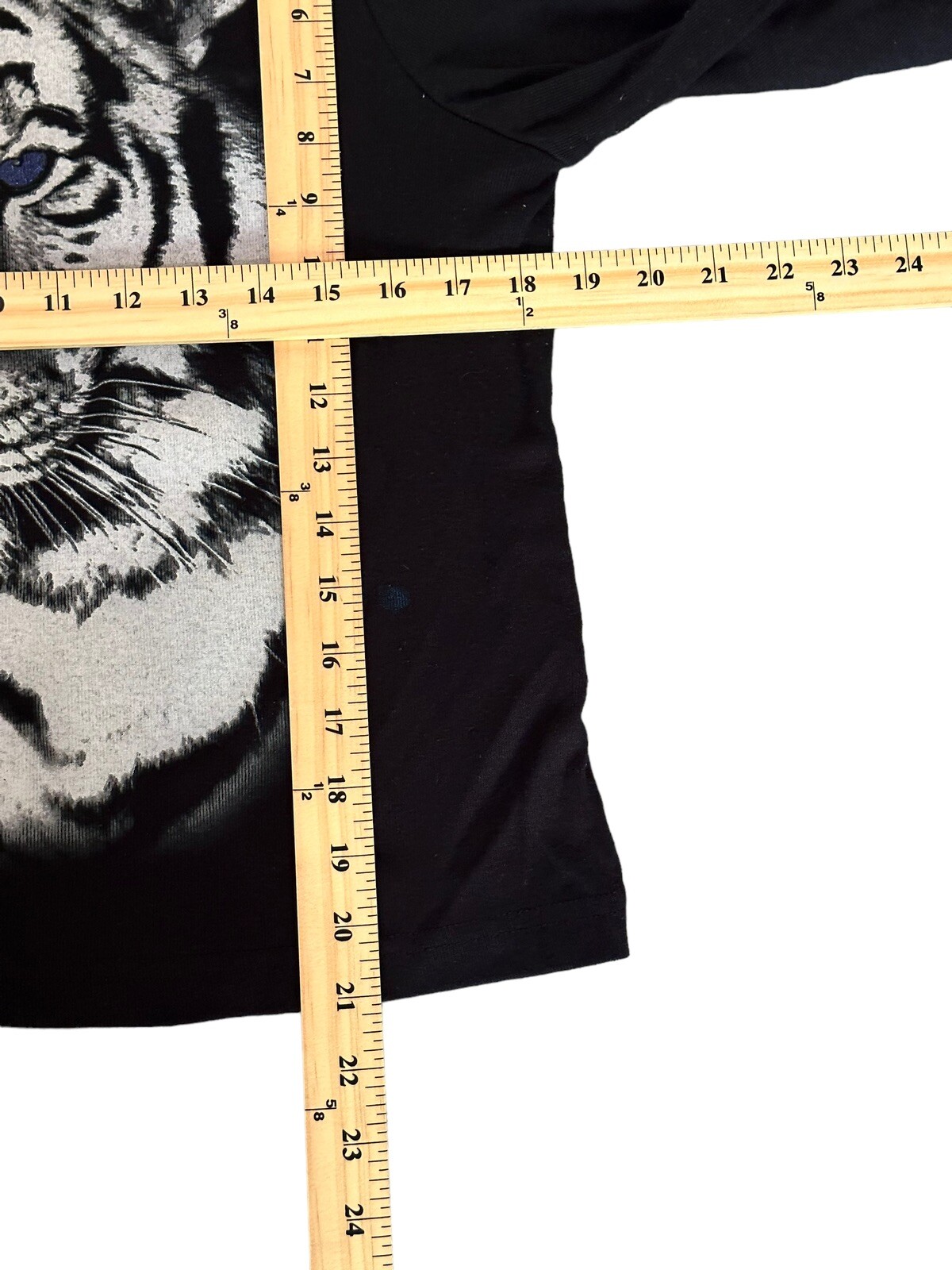 Vintage 90s Fiorlini International 3/4 white Tiger graphic Shirt Women’s medium