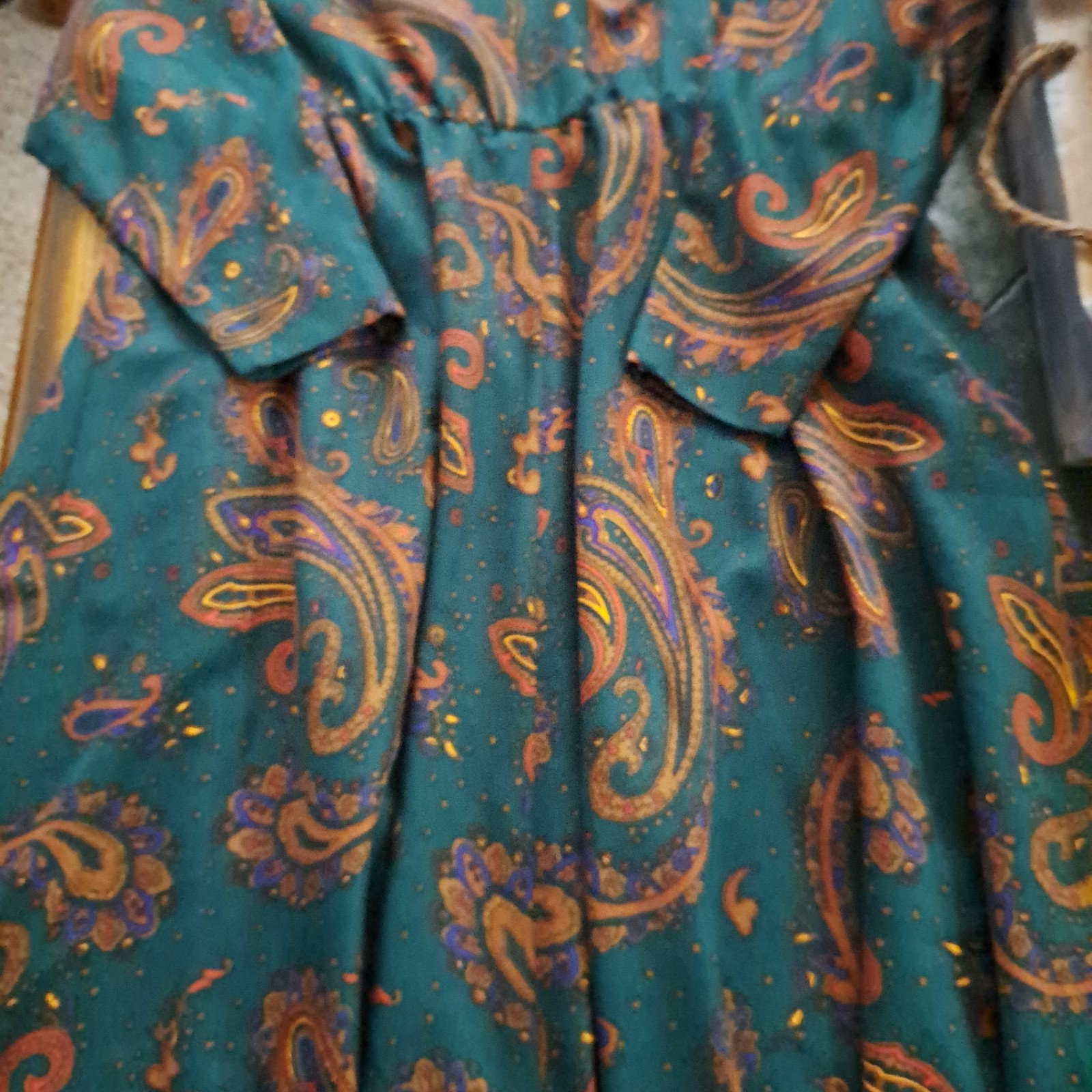 Vintage 1980-90’s Women’s Dress. Unbranded.Dolman Sleeve.Chest-22in.Waist-16in.
