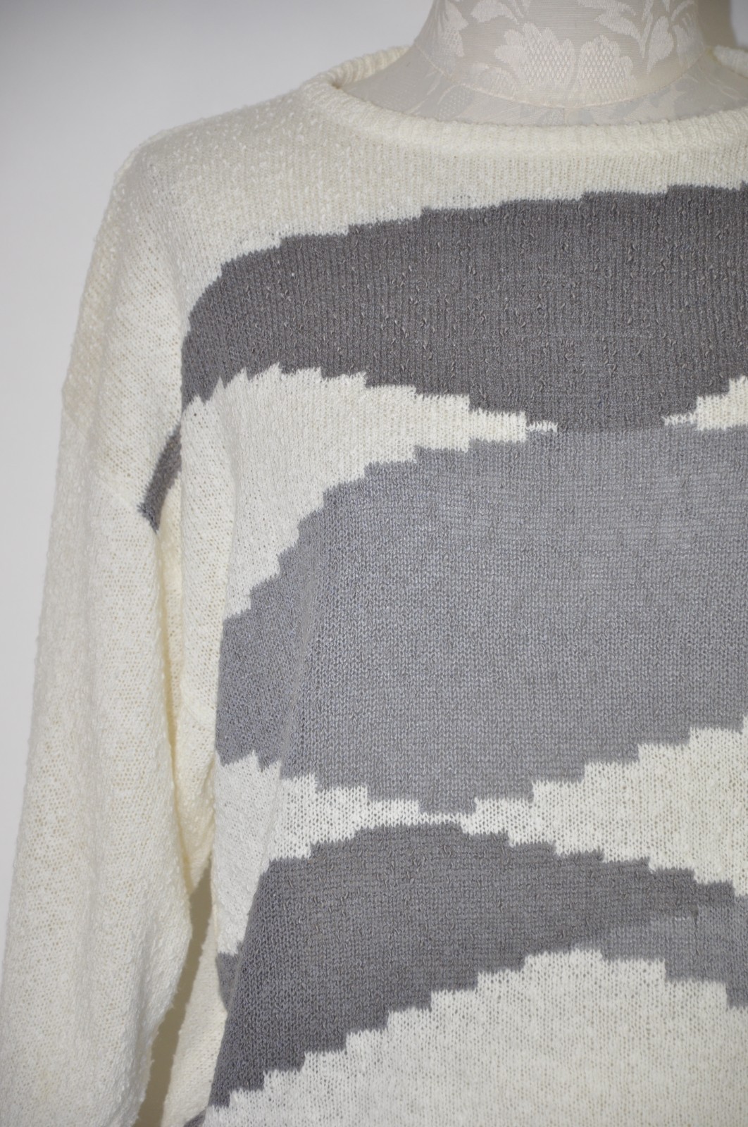 80s Vintage White Gray Clouds Silky Nubby Knit Top Pullover Sweater Women M L