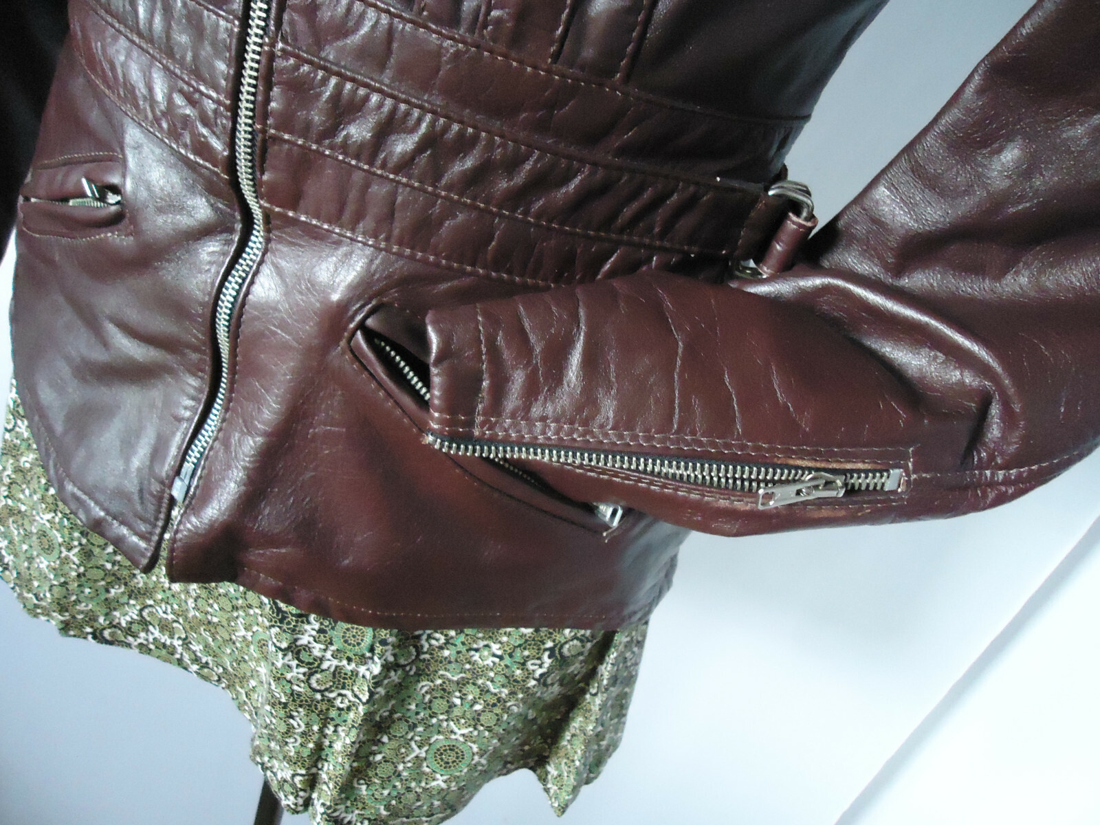 VTG 80s womens LEATHER biker JACKET cafe racer 12 LAC-DROLET CANADA