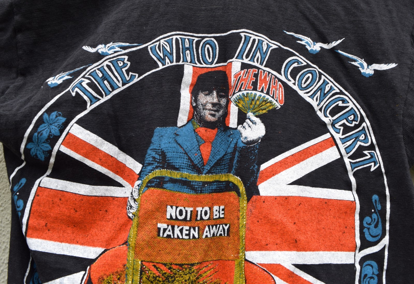 Vintage THE WHO Live 1980 Keith Moon Tribute Concert Graphic T-Shirt Band Music