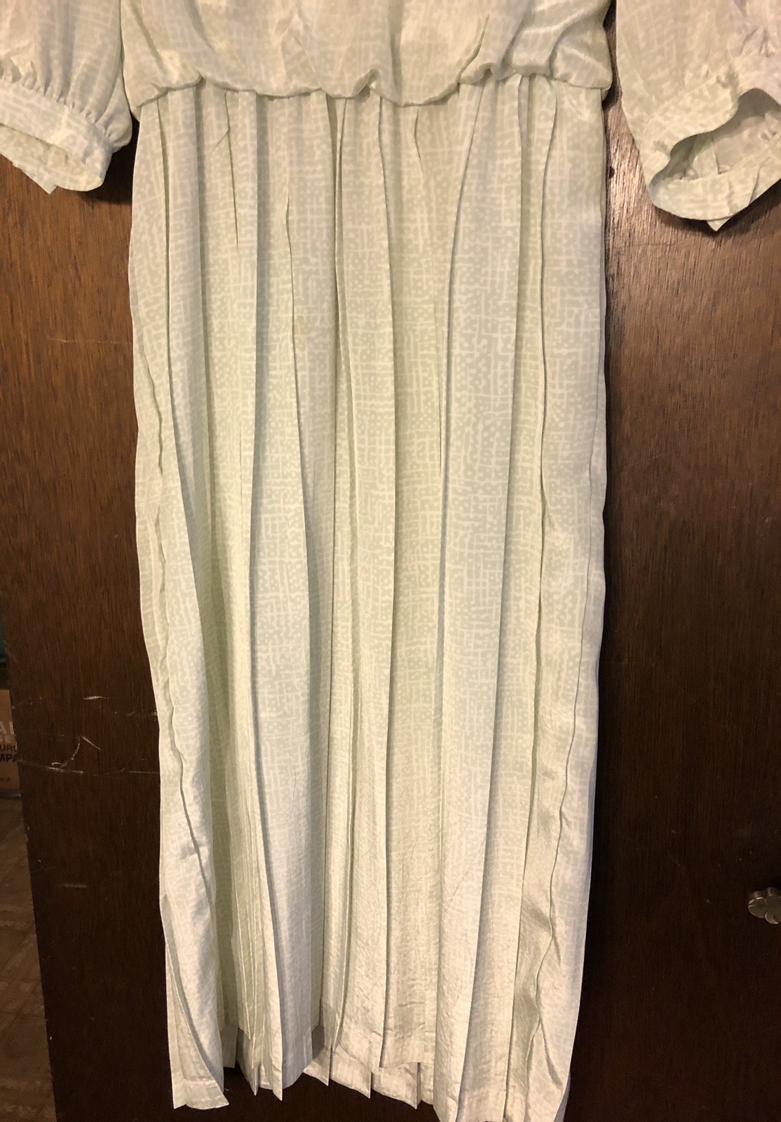 Vintage 90s women’s size 8 Justine Todd polyester green pleated dress 48″ long