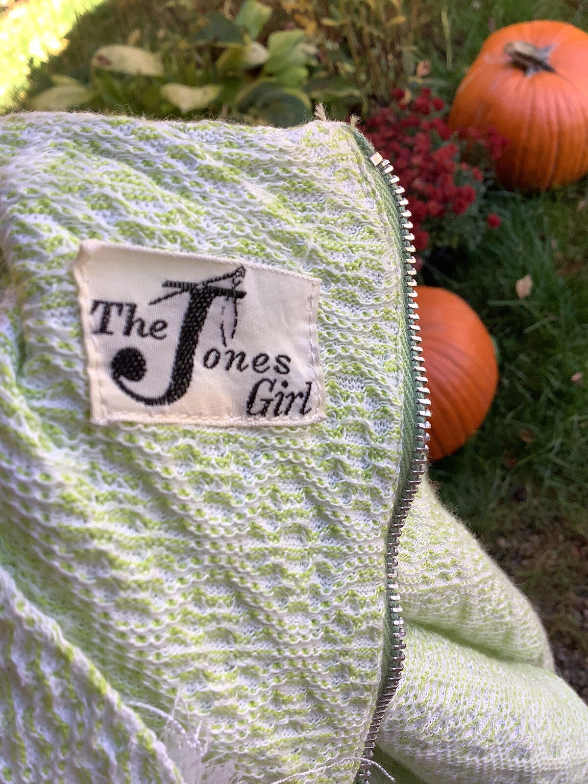Vintage 1960’s Curvy Textured Green Cotton THE JONES GIRL DRESS 40-28-40