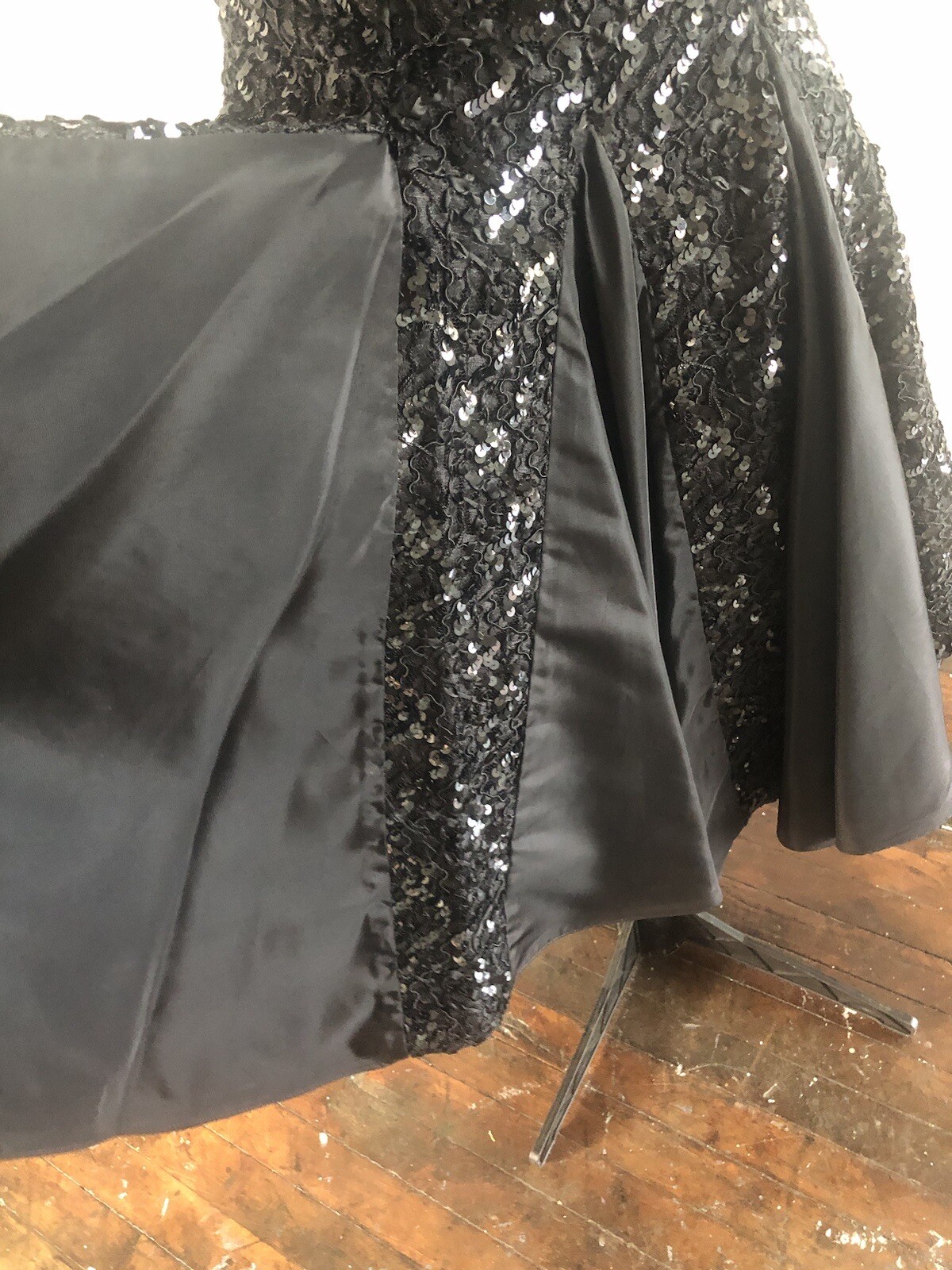 Elegant 1980’s Black Sequin & Ribbon Strapless Dress, XS/S
