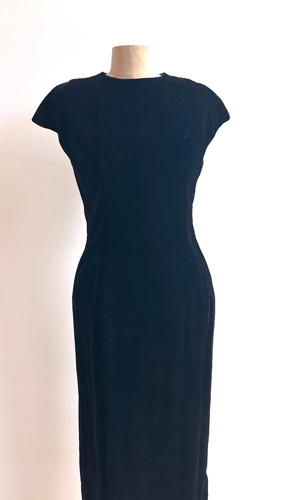1950s Jonny Herbert LBD Black Velvet Sheath Gown HOLIDAY Dress sz M 36-28-39