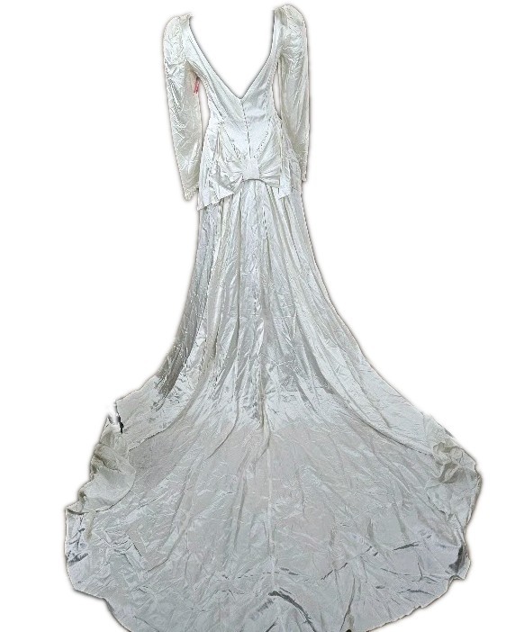 Vintage Bride 80s 90s Liquid Satin Ivory Wedding Gown 7 Back Bow Chapel Train
