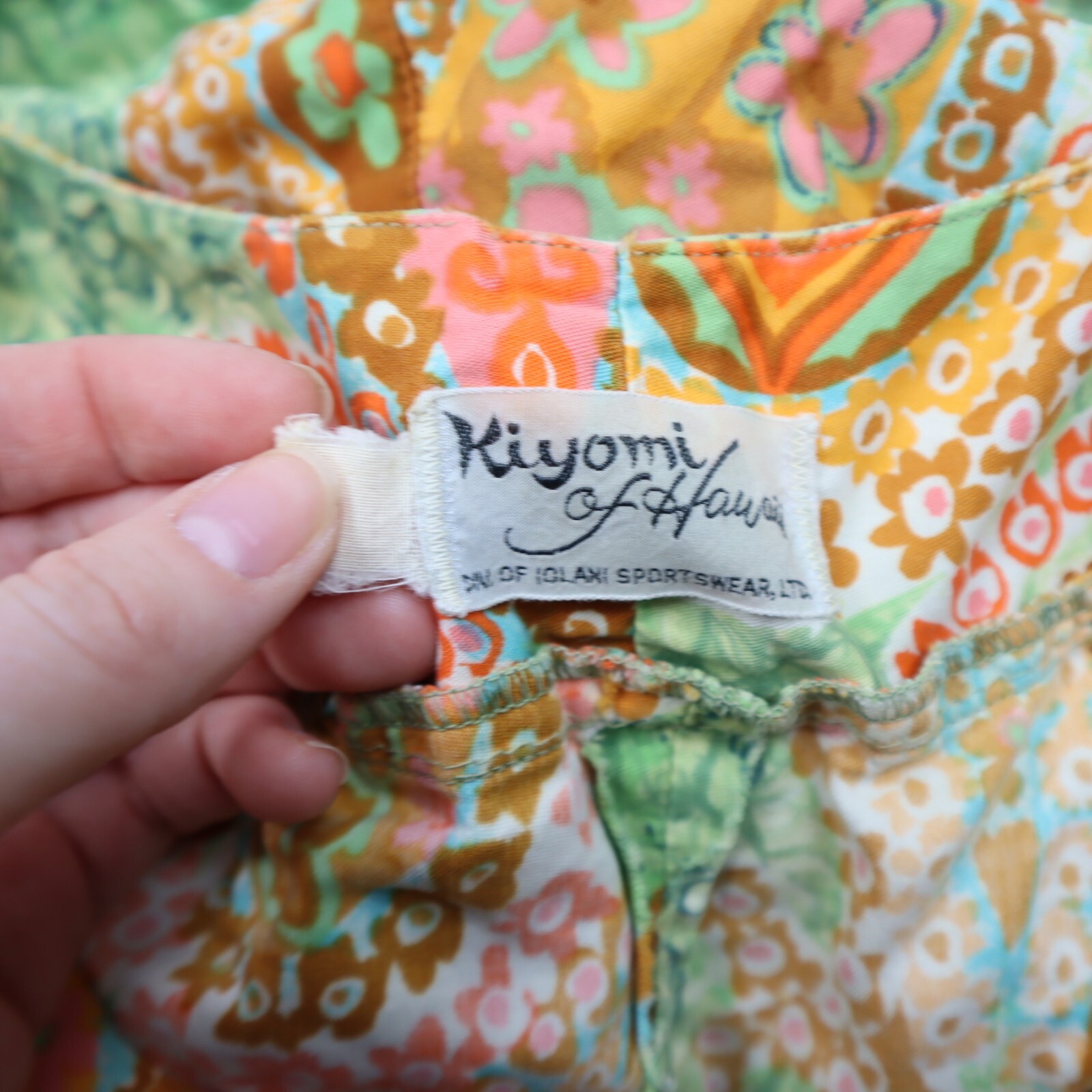 Vintage Kiyomi Hawaii Sz M/L Hawaiian Multicolor Paisley Print Dress 60s MuuMuu