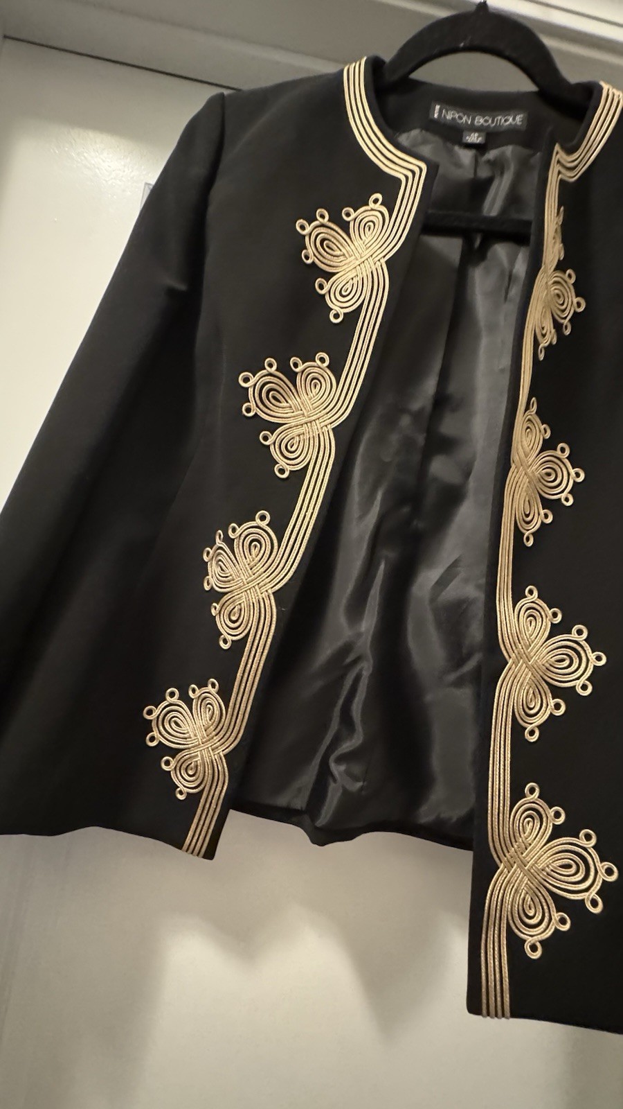 Nipon Boutique Gold Accents Black Open Front Blazer Size 4P