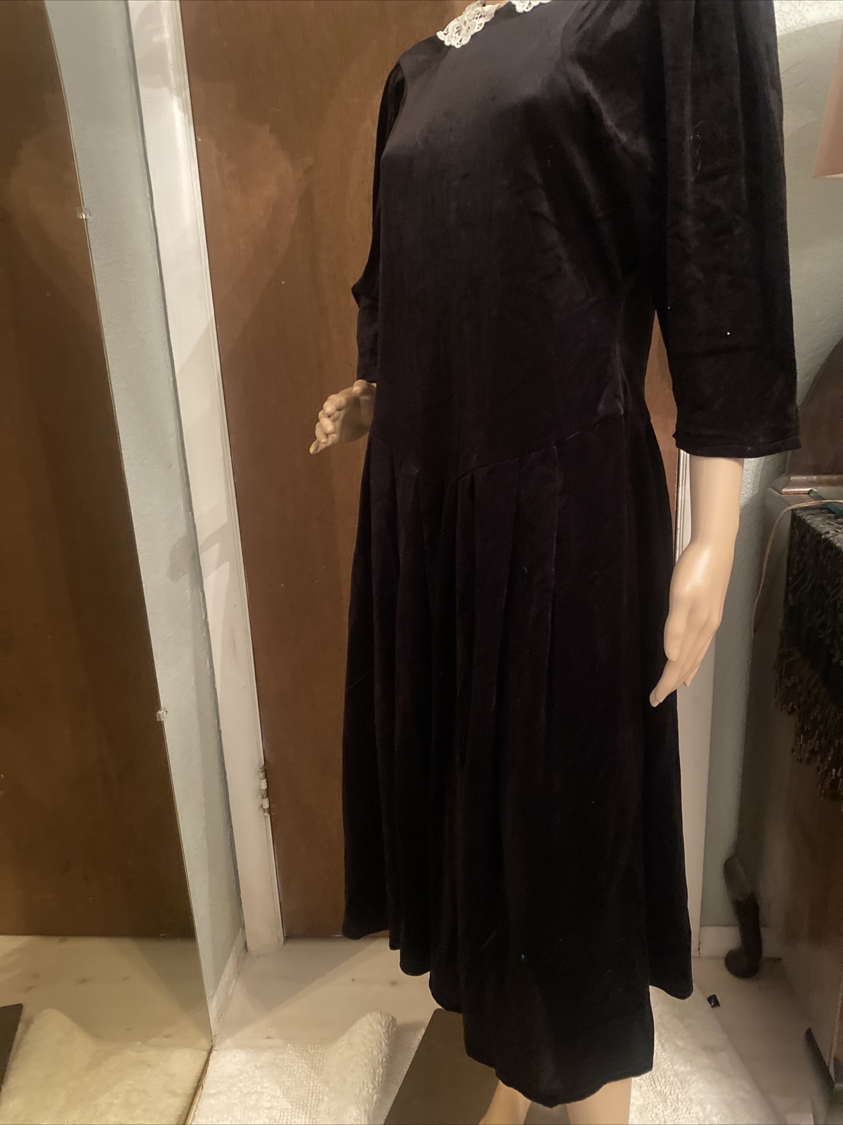 Vintage Long Black Velvet Dress Lace Collar By Paquette Too! Size 12