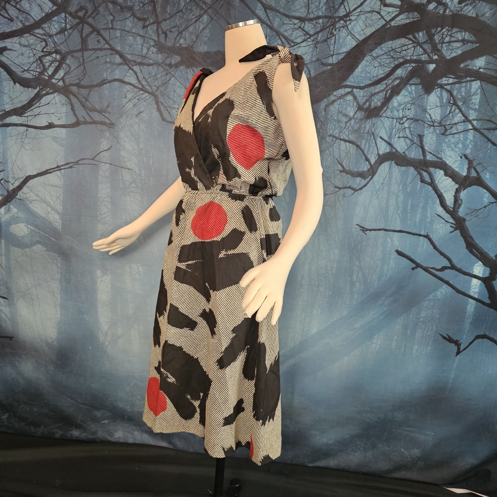 Vintage 1970s Dress Black Tan Striped Abstract Pattern Red Sleeveless Shoulder