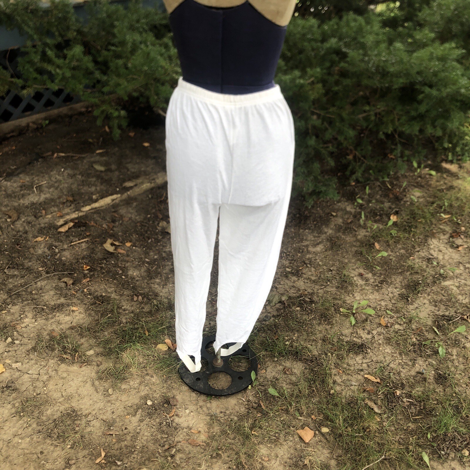 Simply basic brand white stirrup pants size large vintage 1980’s